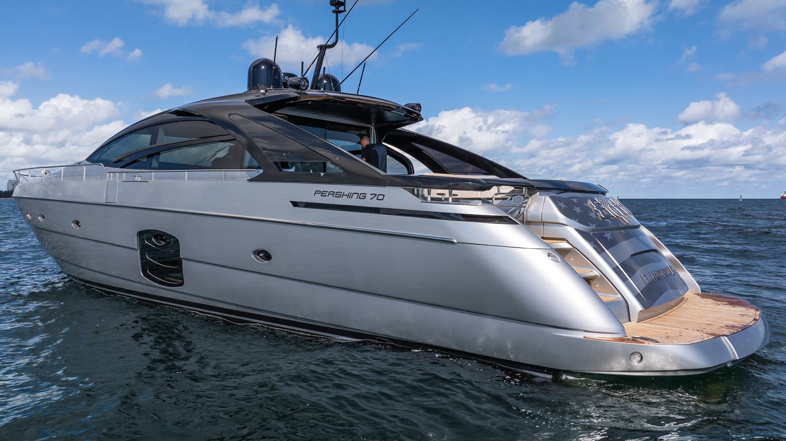 Yacht Photo 8