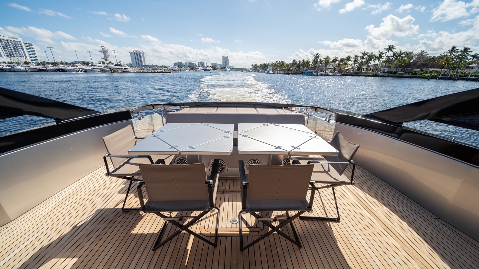 Yacht Photo 9
