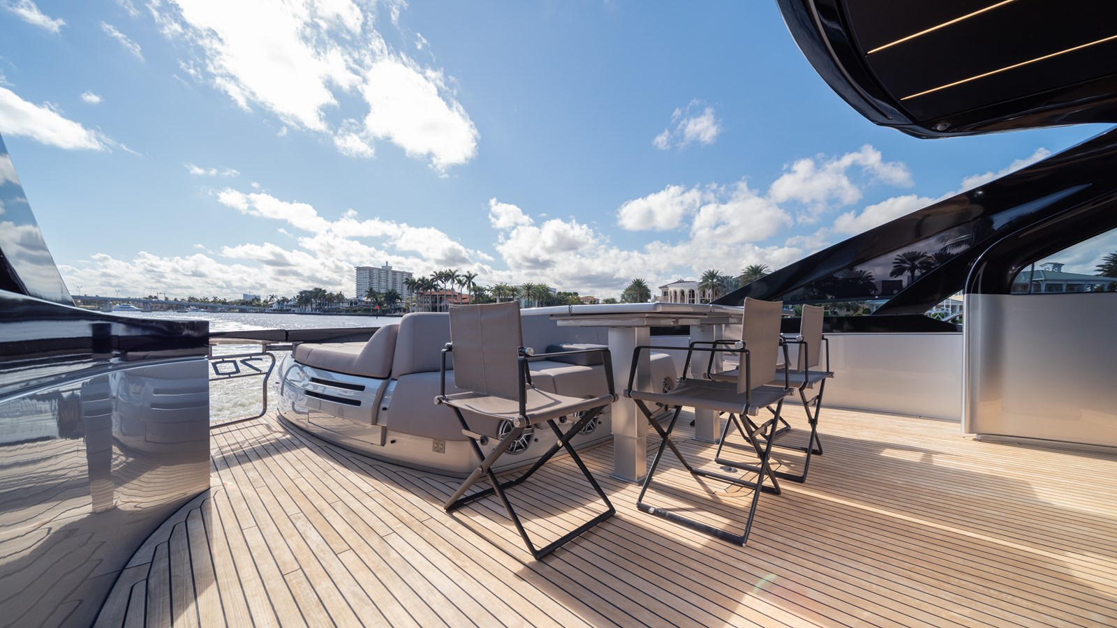 Yacht Photo 11
