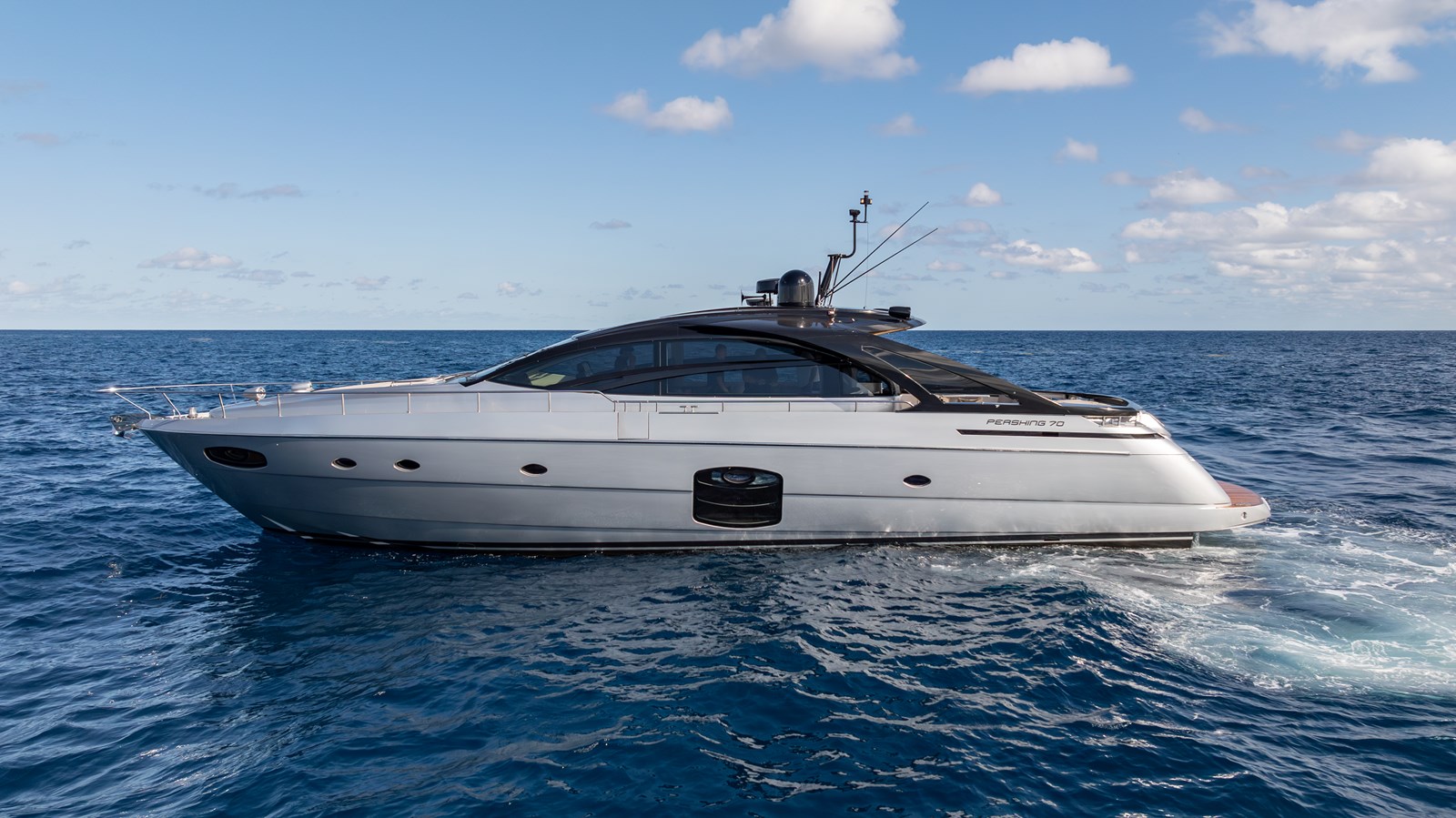 Yacht Photo 14
