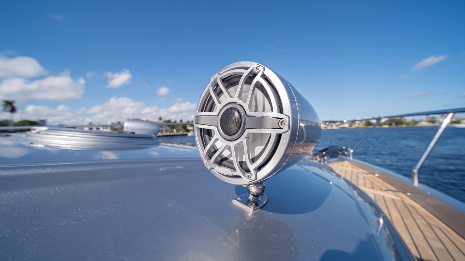 Yacht Photo 18