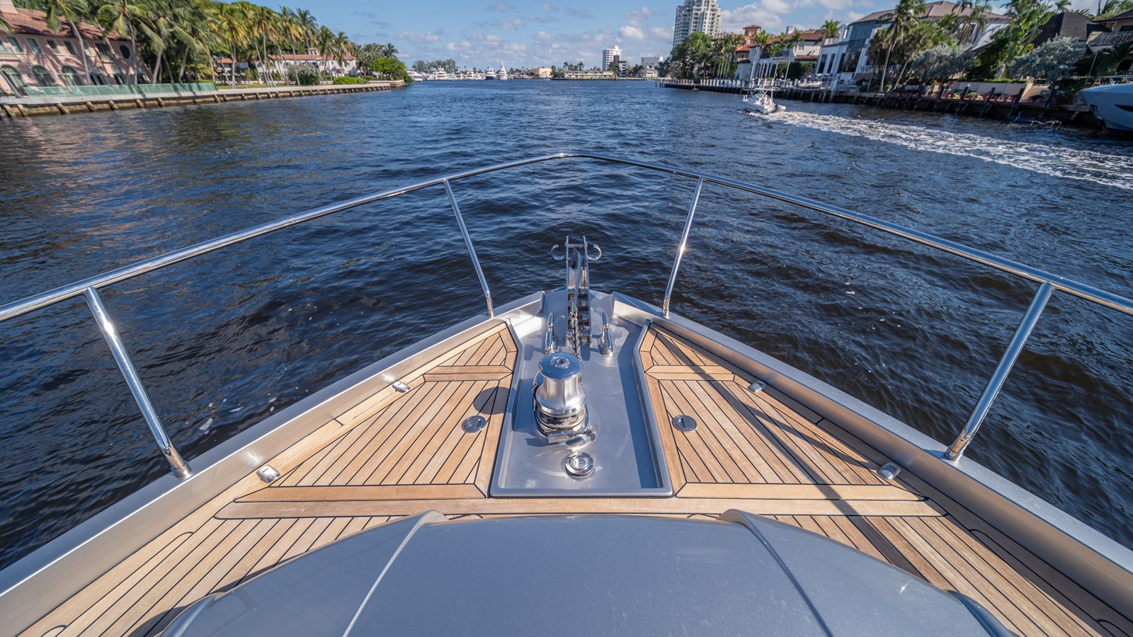 Yacht Photo 19