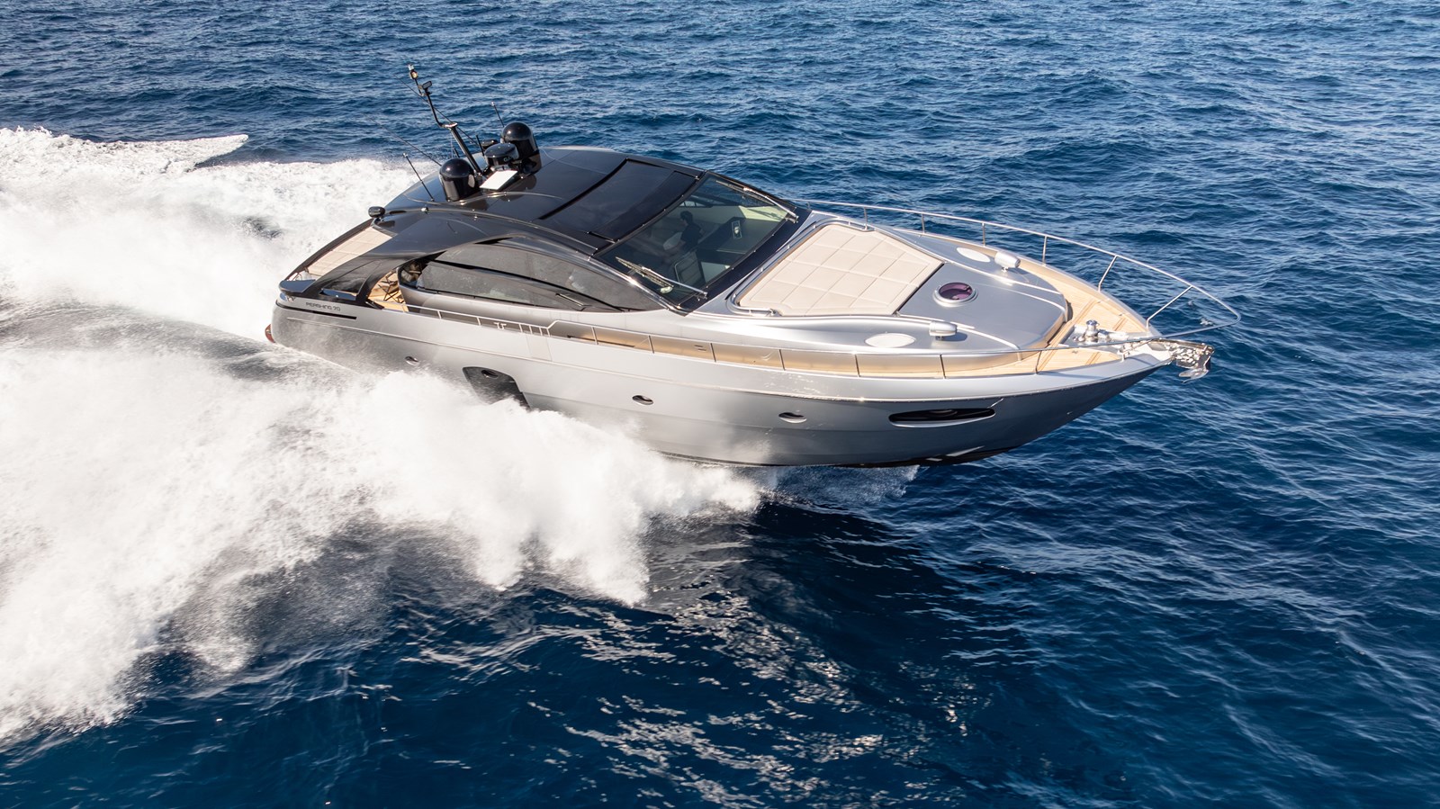 Yacht Photo 44