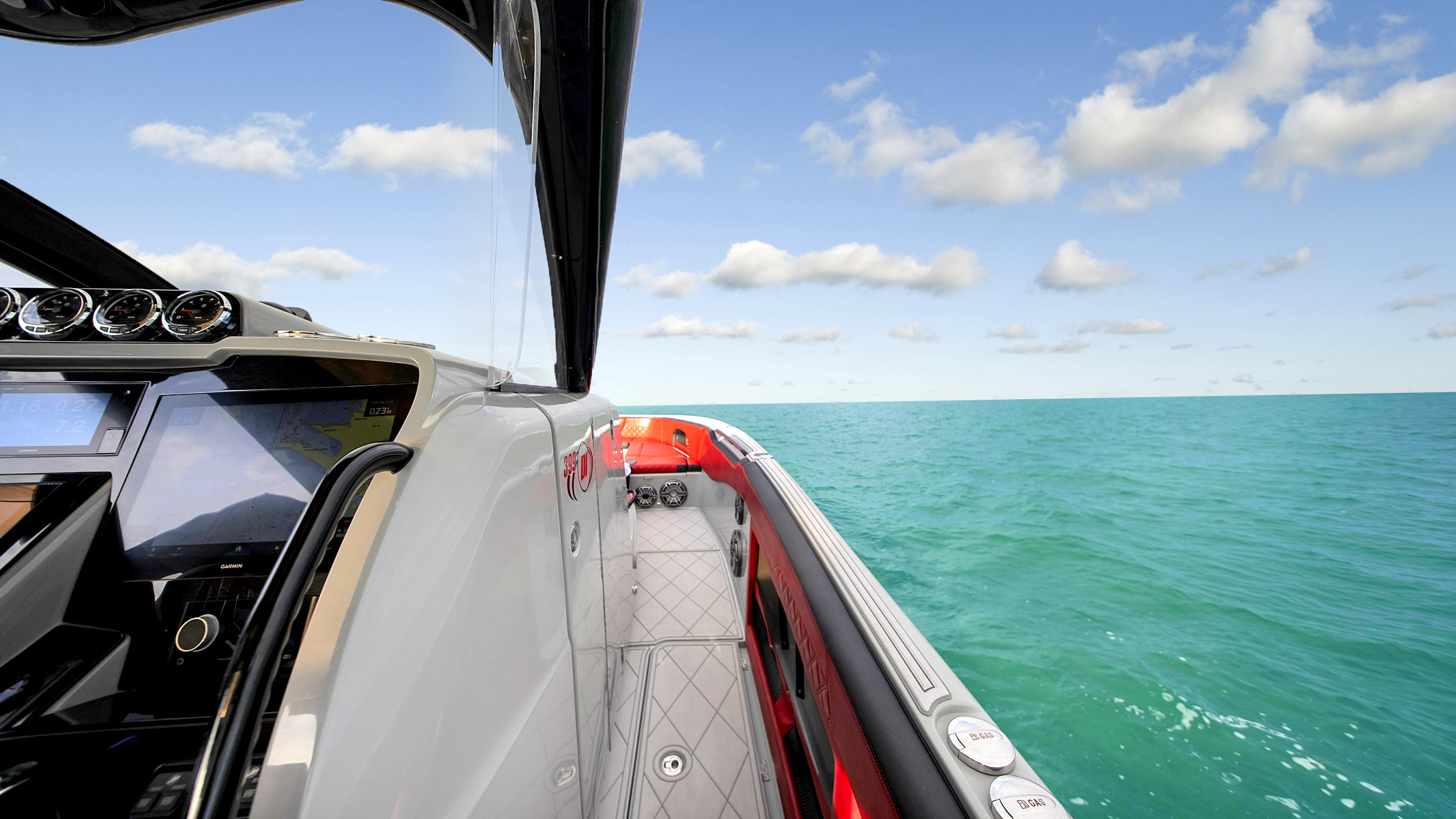 Yacht Photo 6