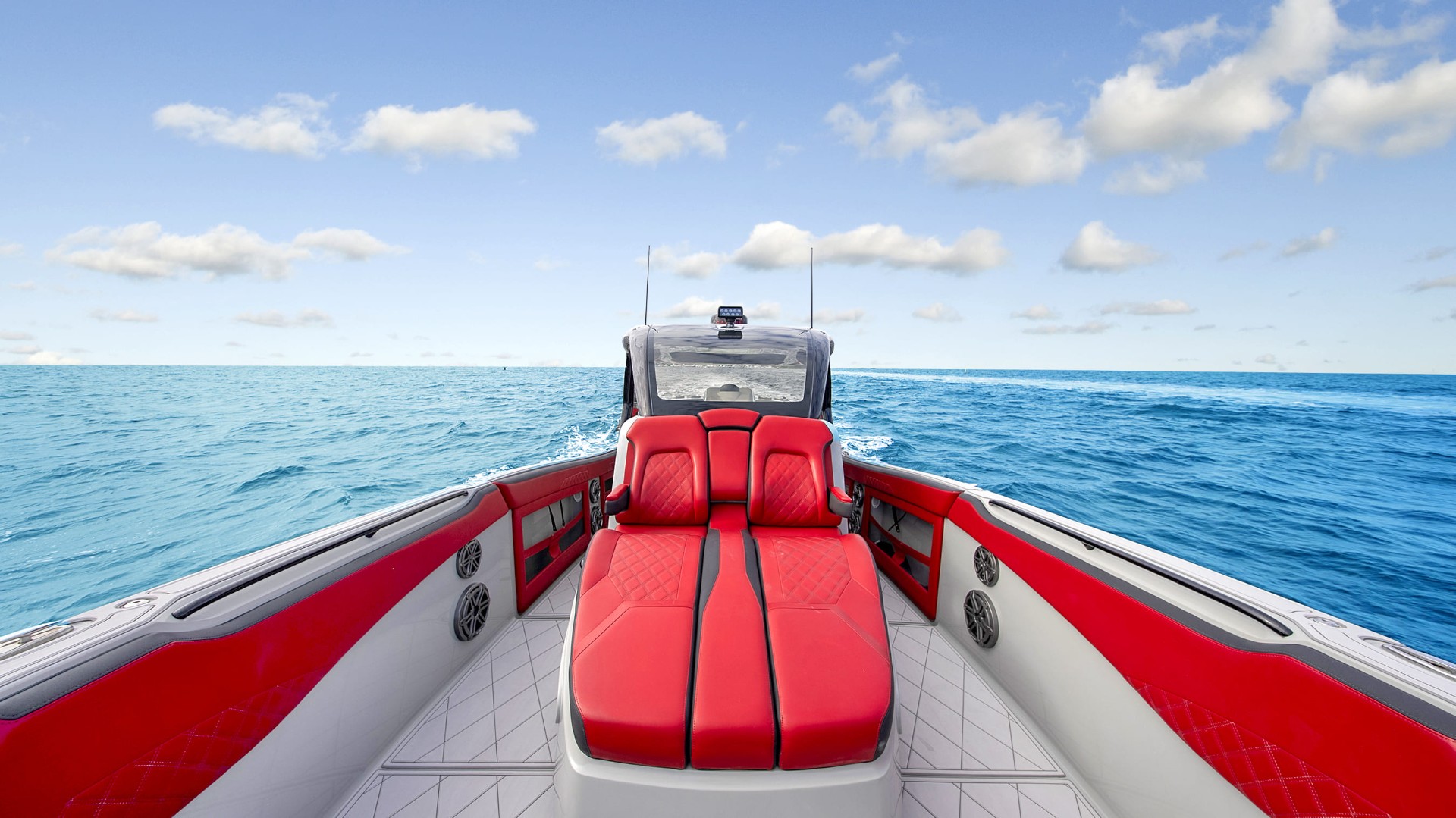 Yacht Photo 7