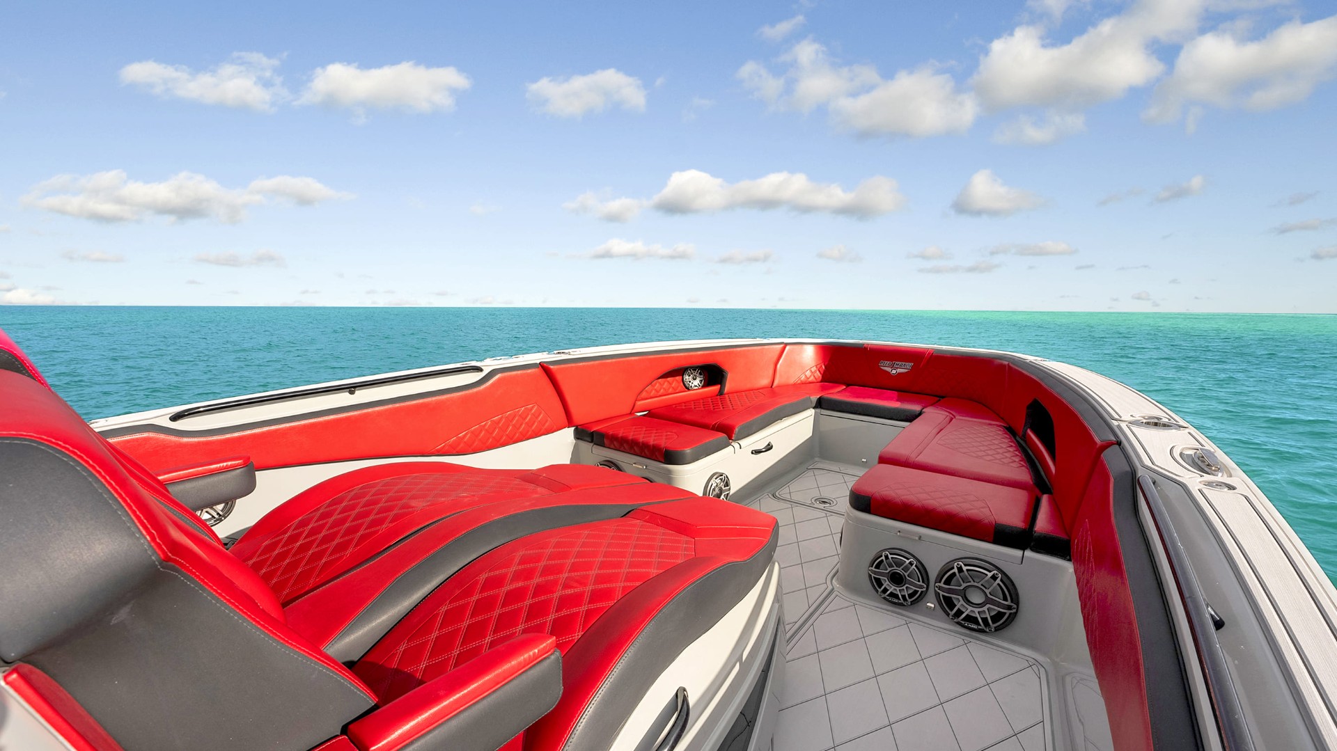 Yacht Photo 10