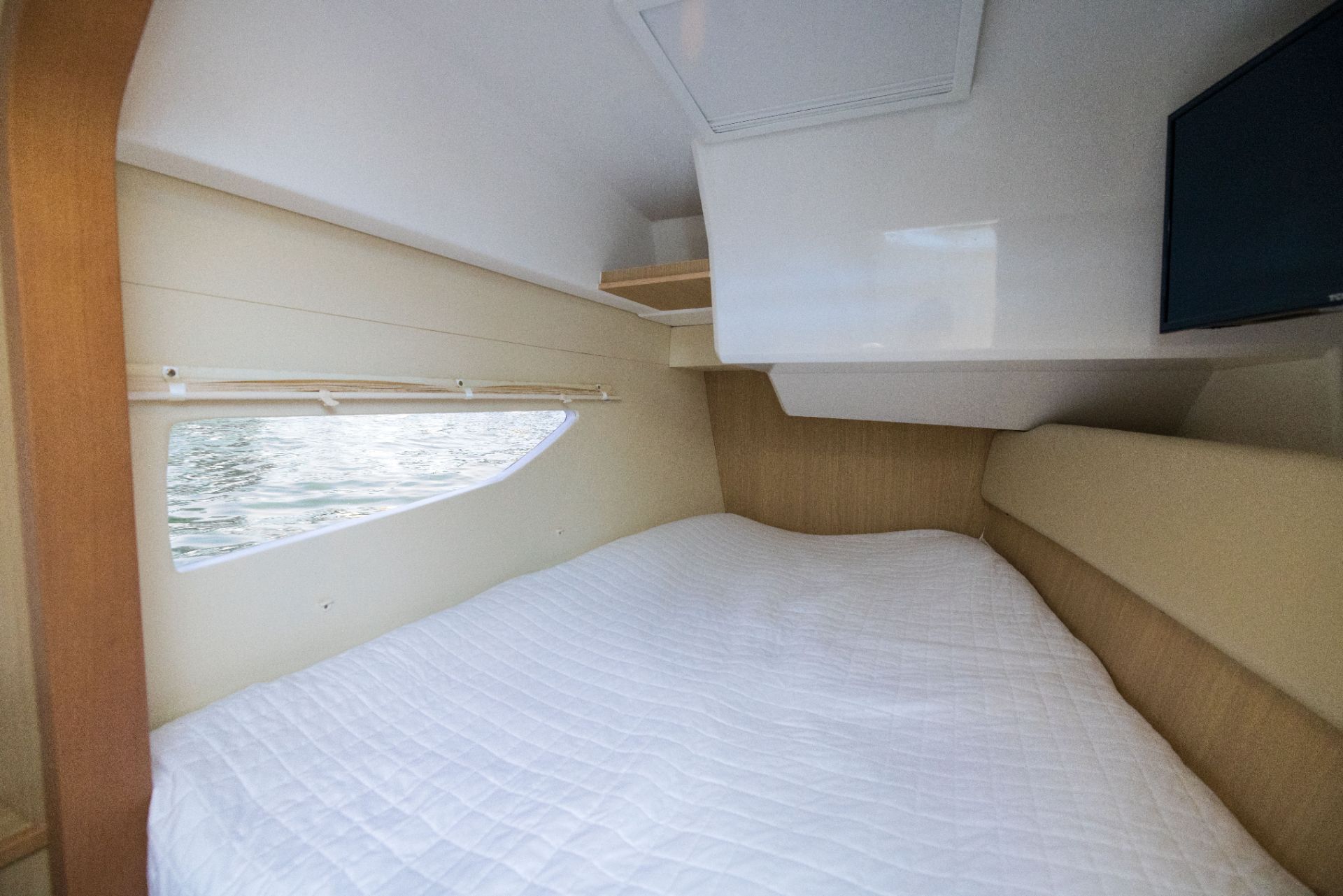 Yacht Photo 4