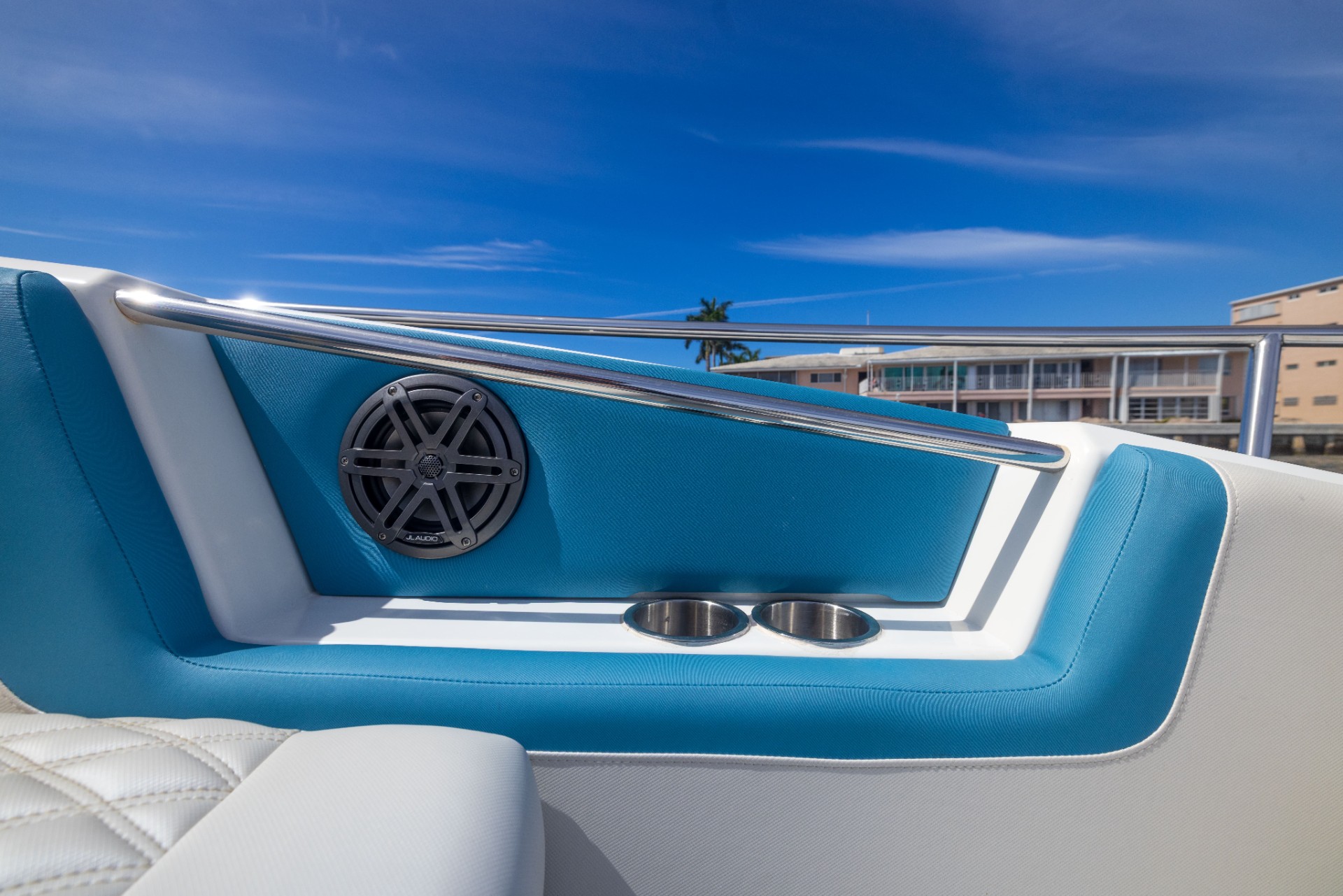 Yacht Photo 8