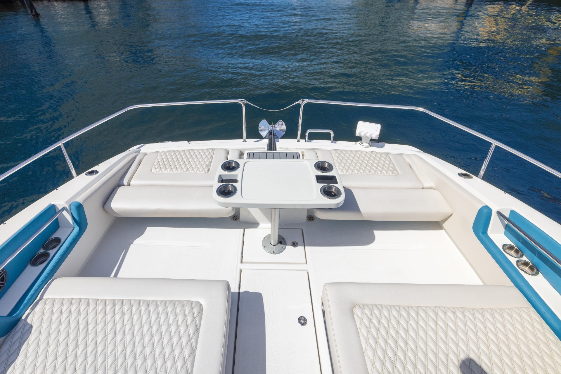 Yacht Photo 11