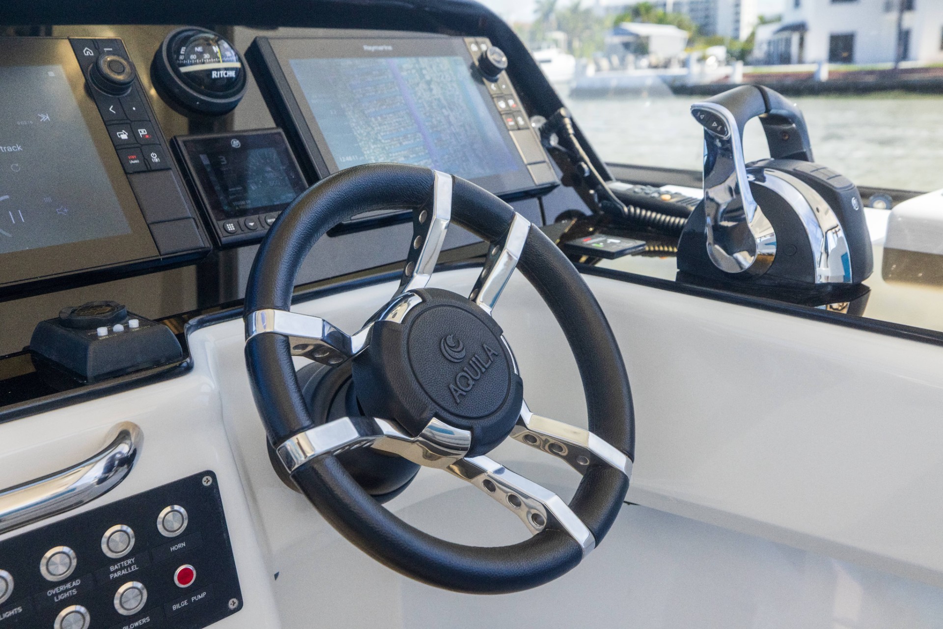 Yacht Photo 13