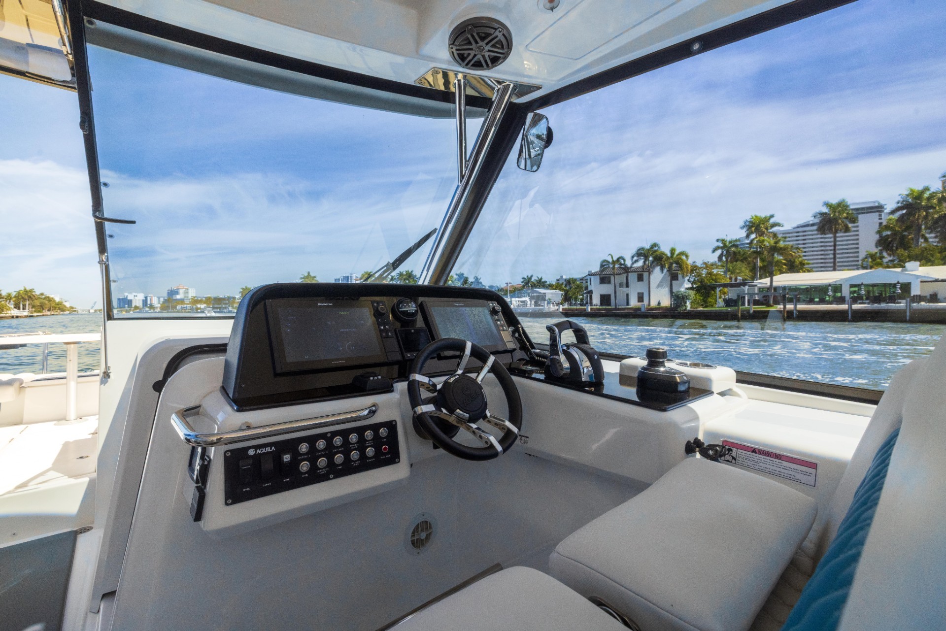 Yacht Photo 15