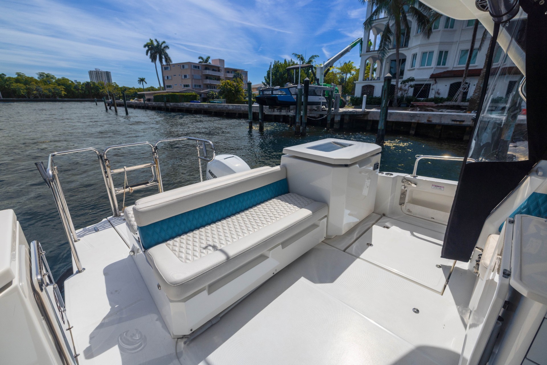 Yacht Photo 21