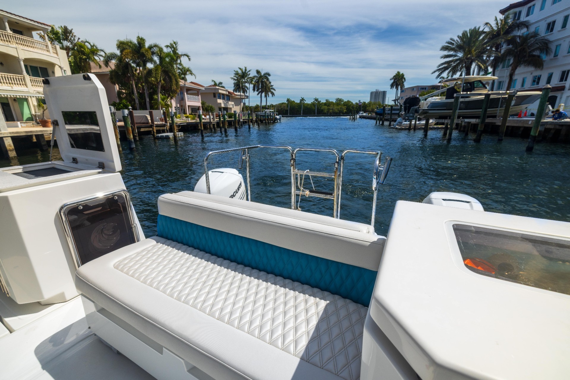 Yacht Photo 22