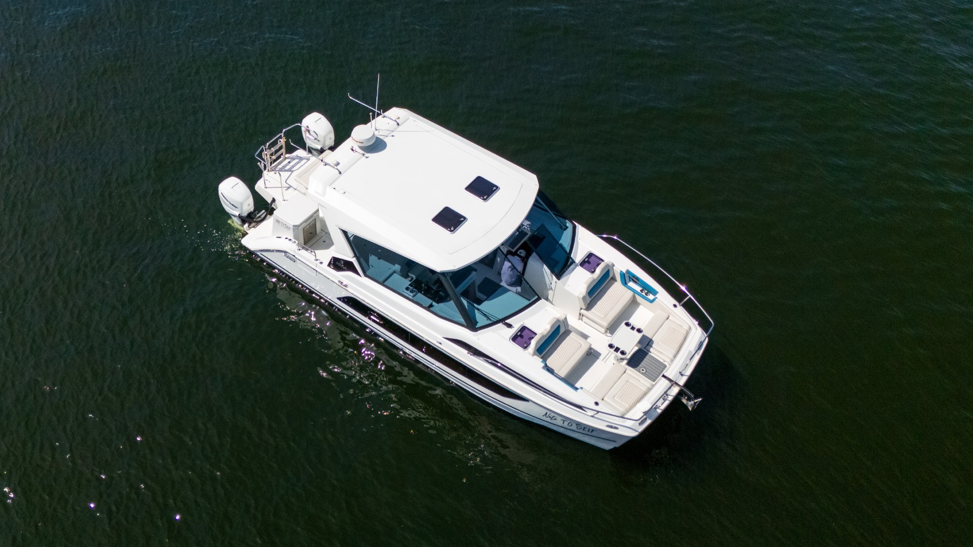 Yacht Photo 23