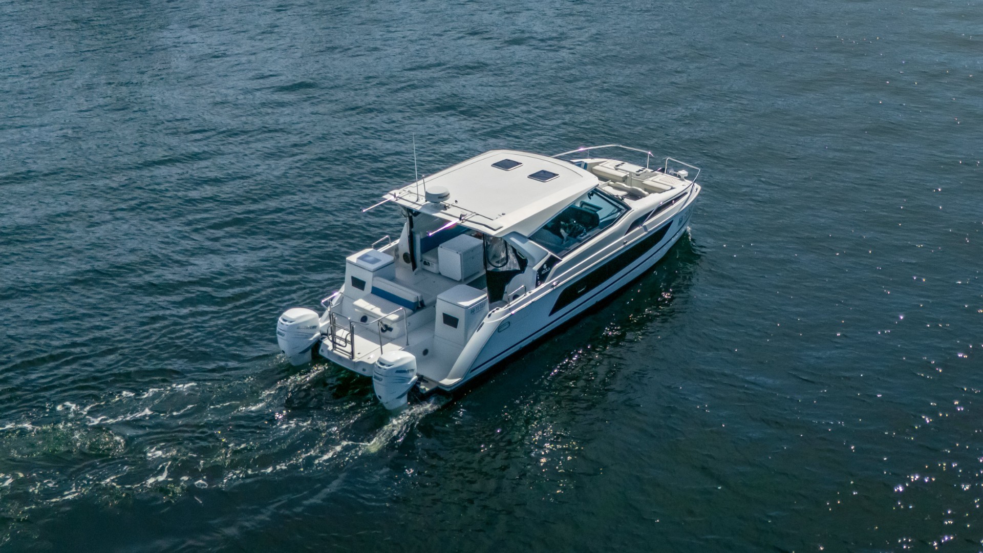 Yacht Photo 24