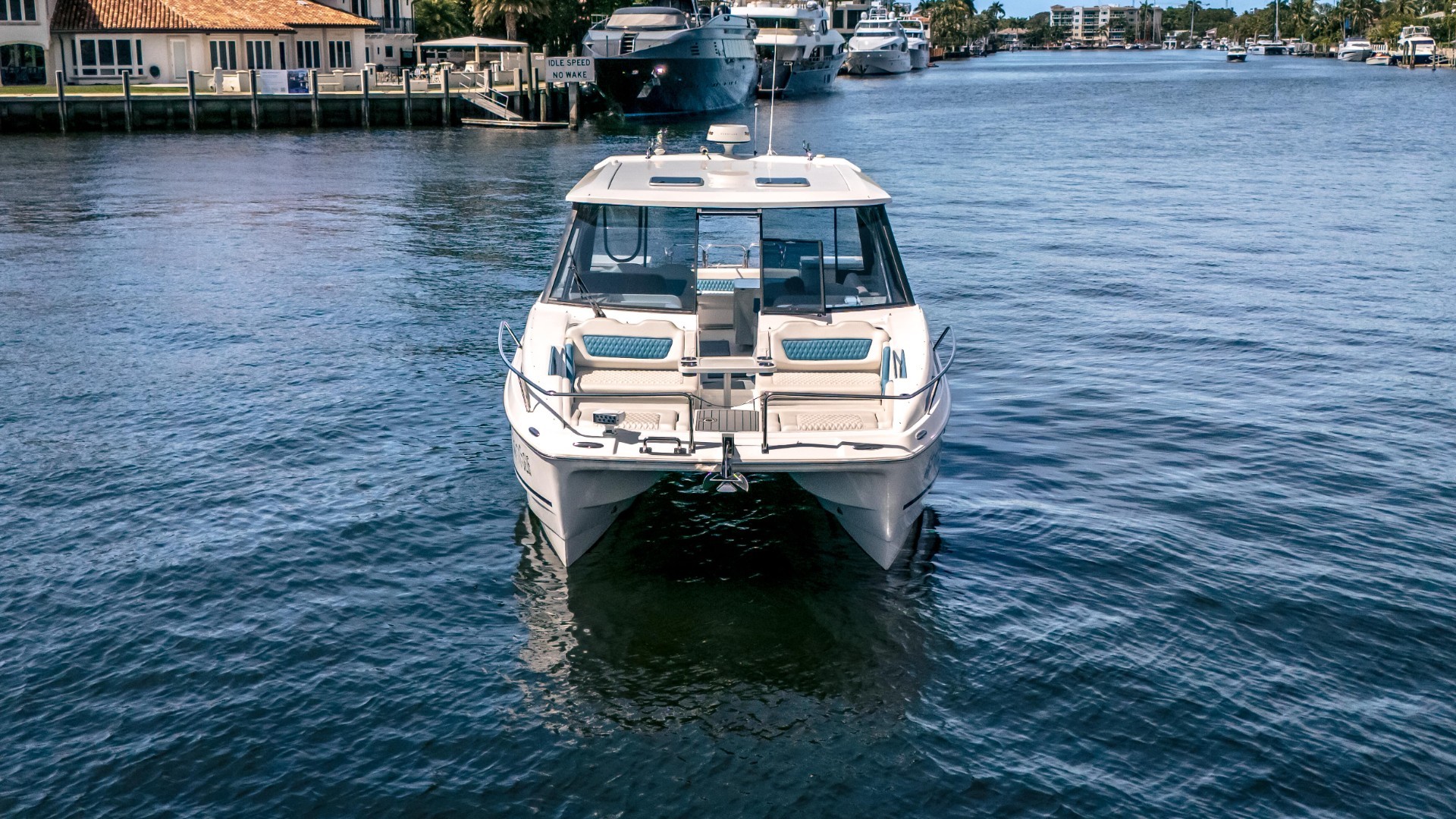 Yacht Photo 25