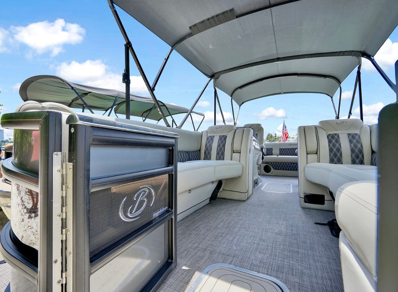 Yacht Photo 2