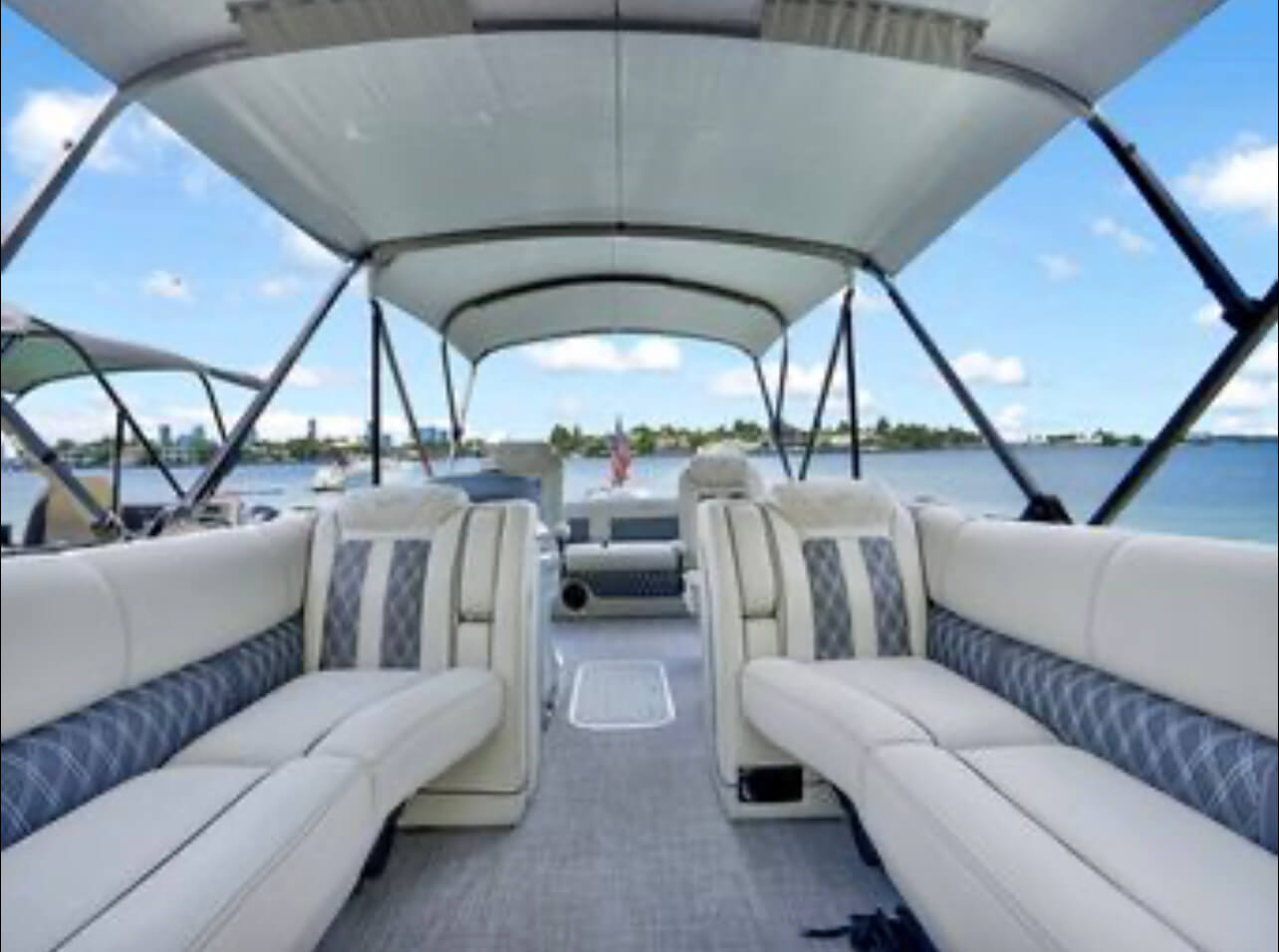 Yacht Photo 3