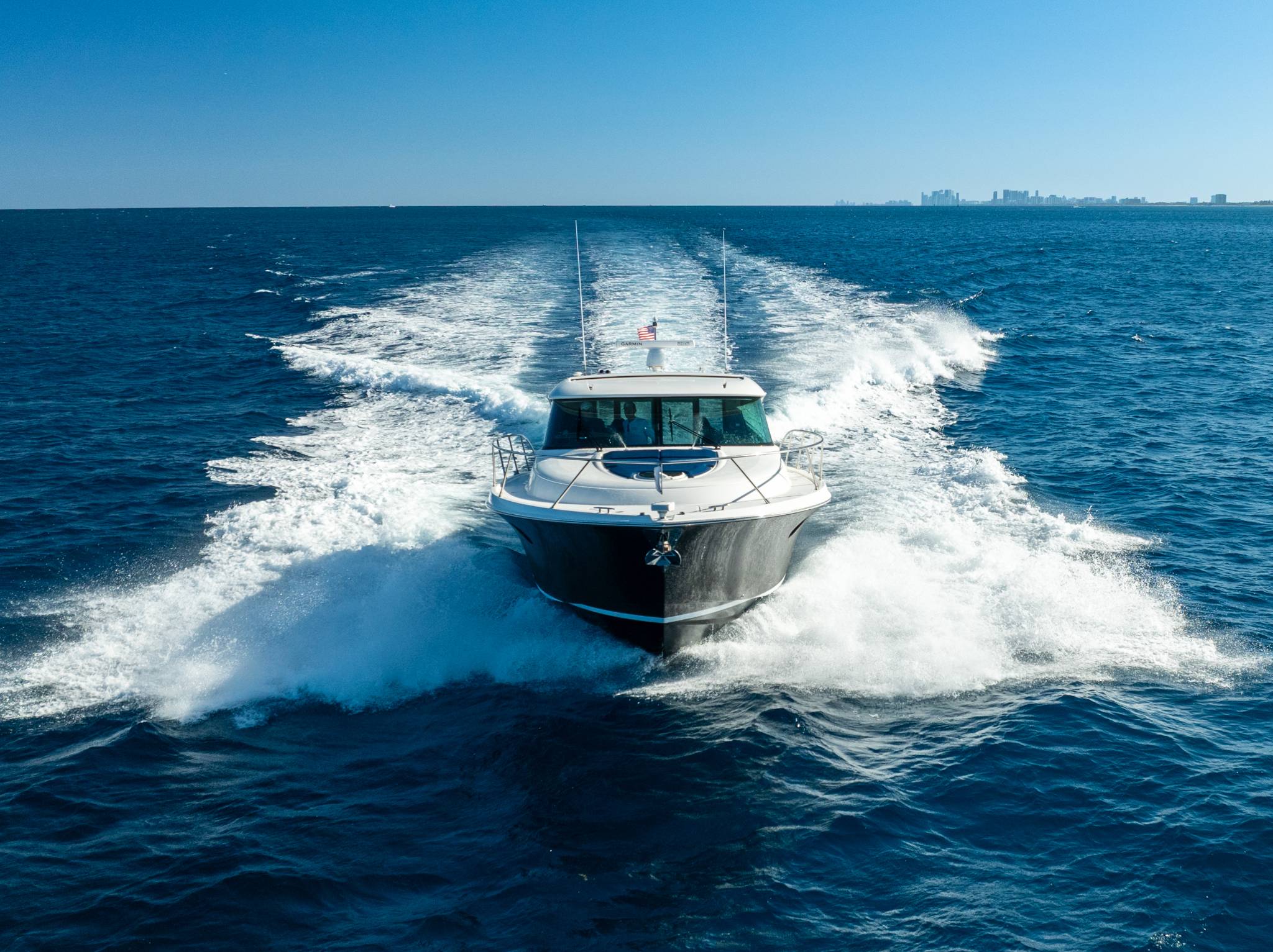 Yacht Photo 3