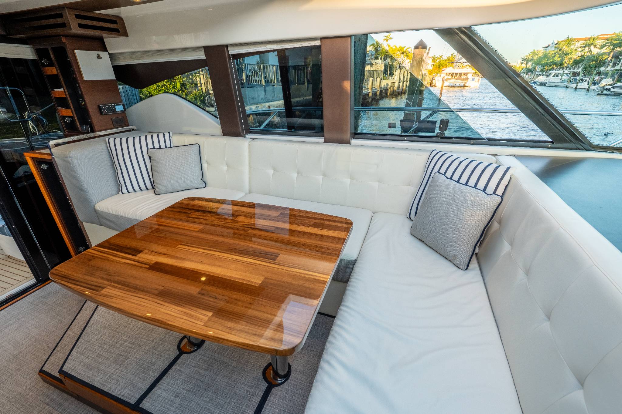 Yacht Photo 13