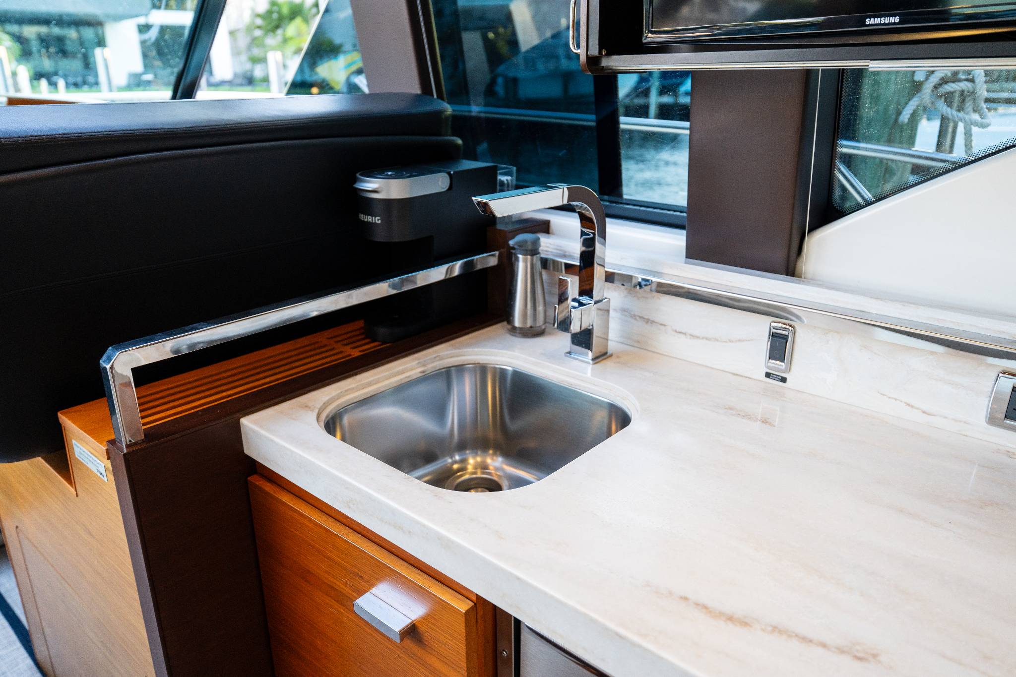 Yacht Photo 15