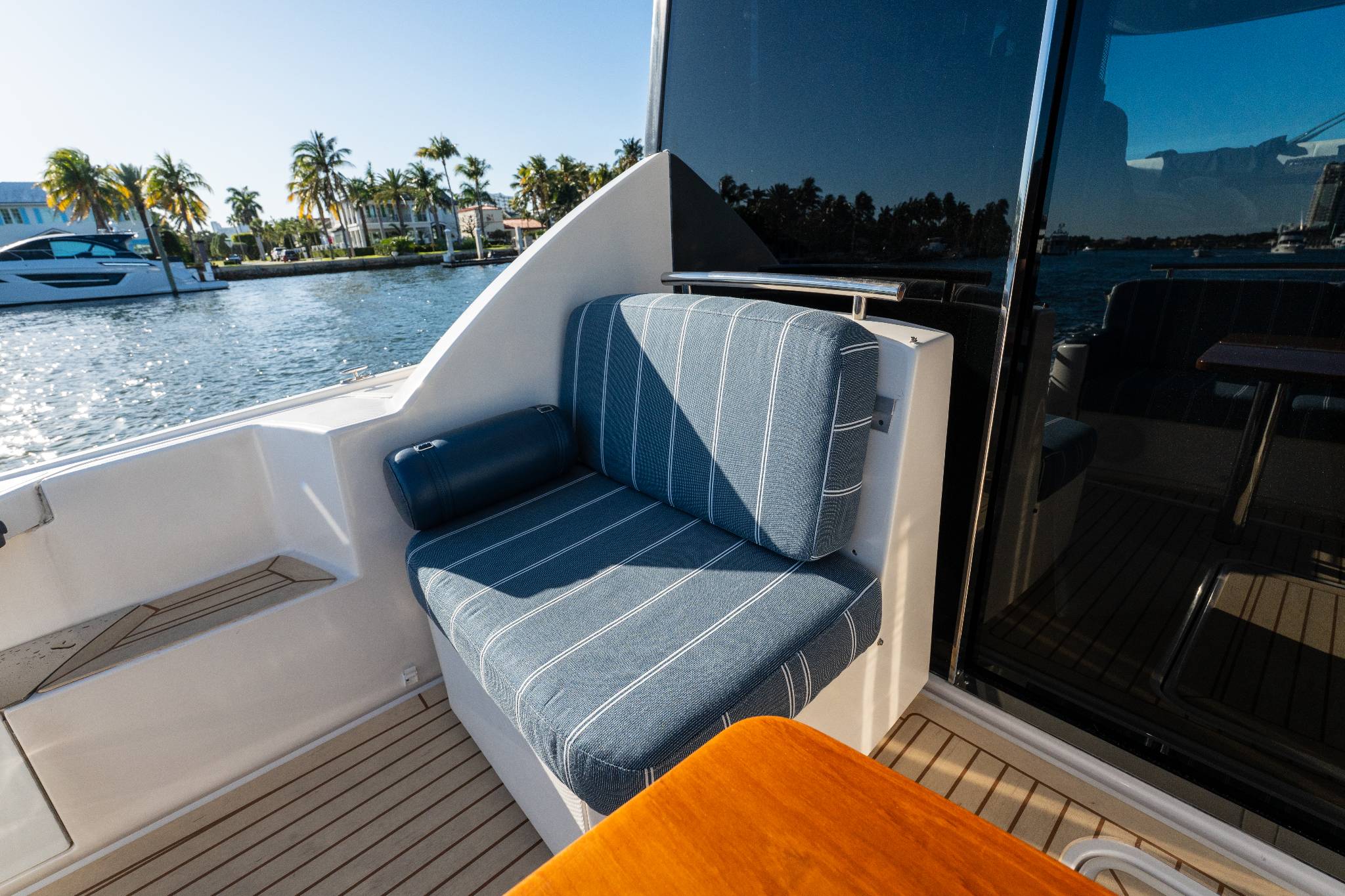 Yacht Photo 19