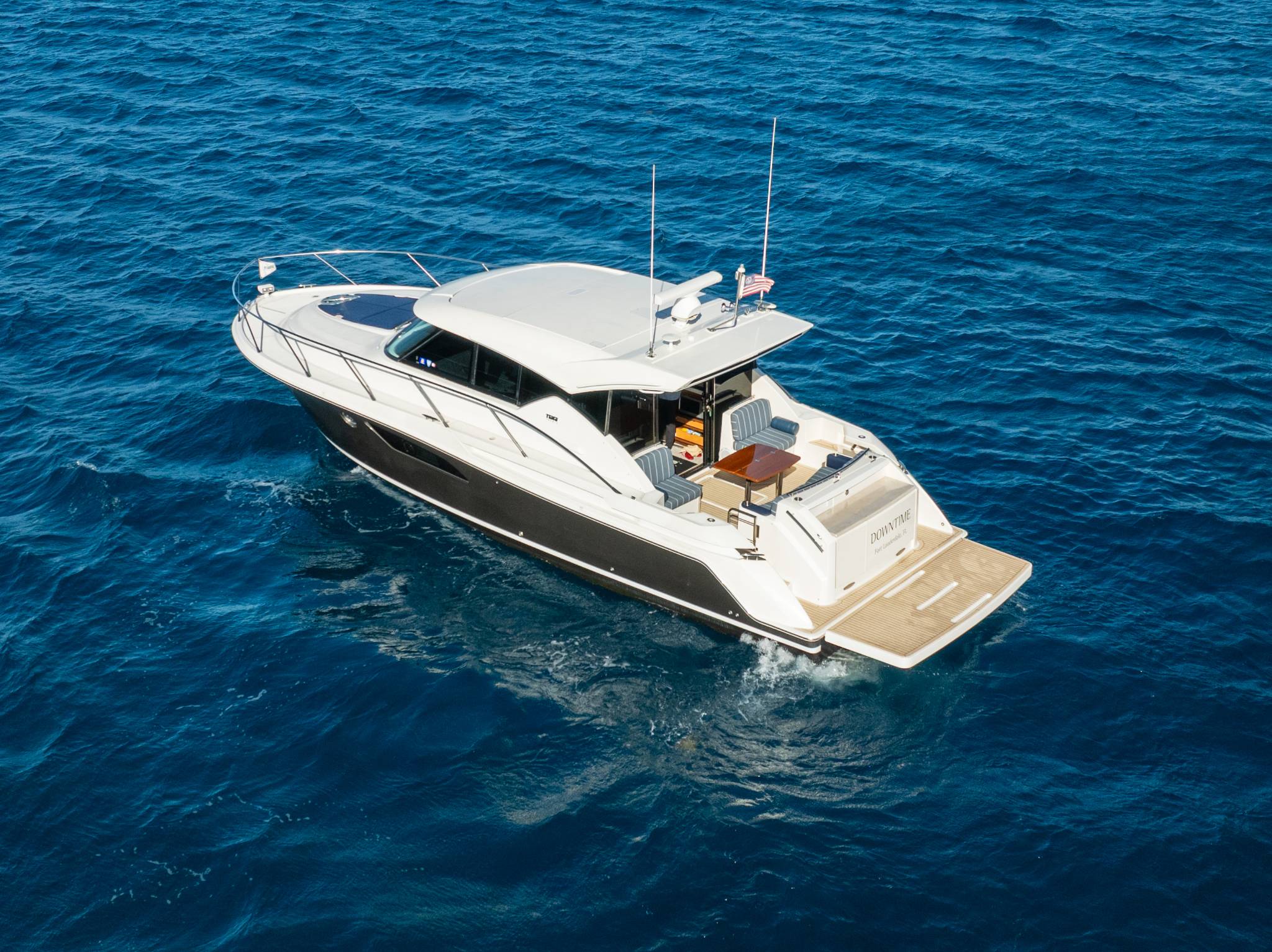 Yacht Photo 25