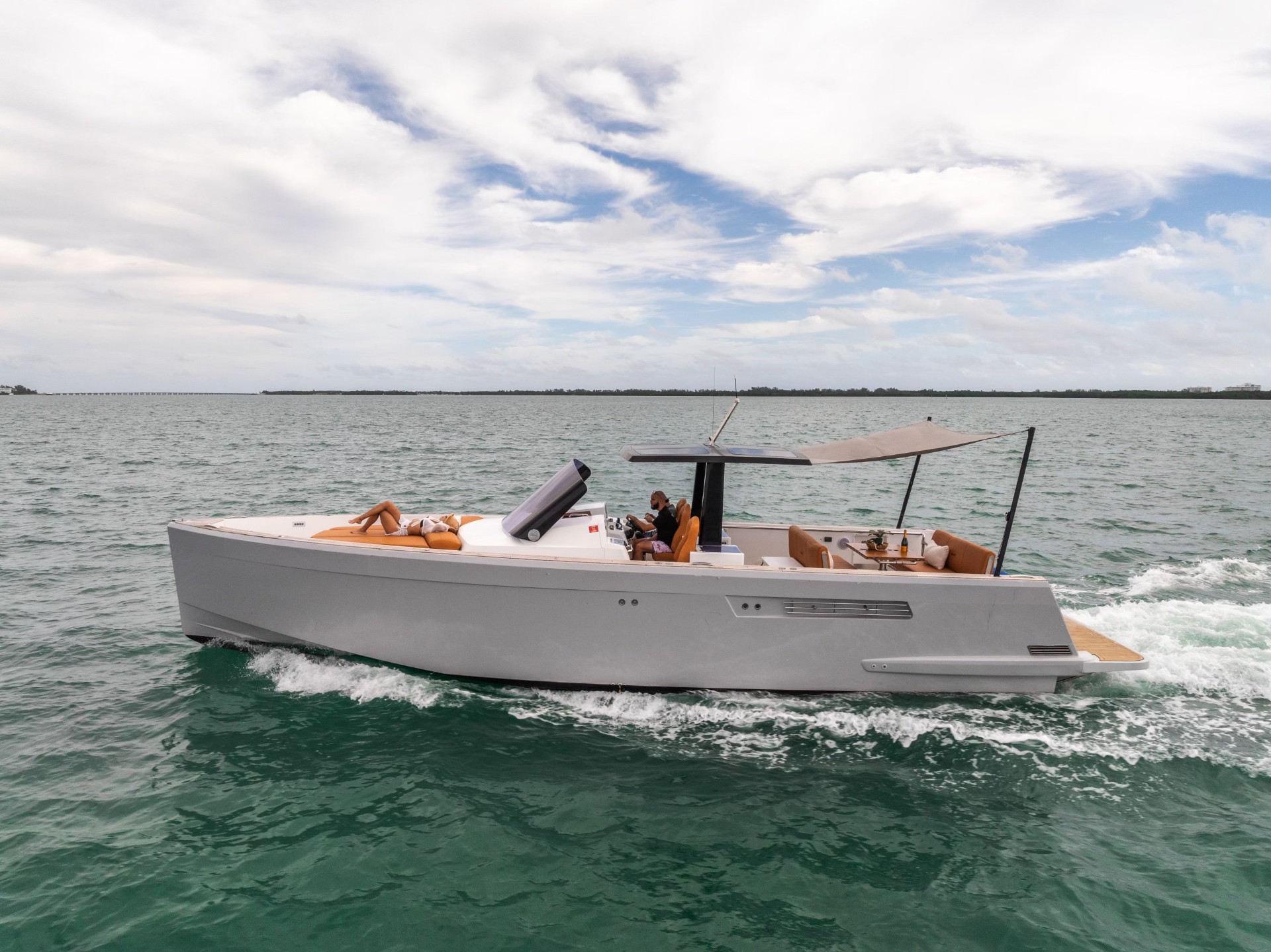 Yacht Photo 3