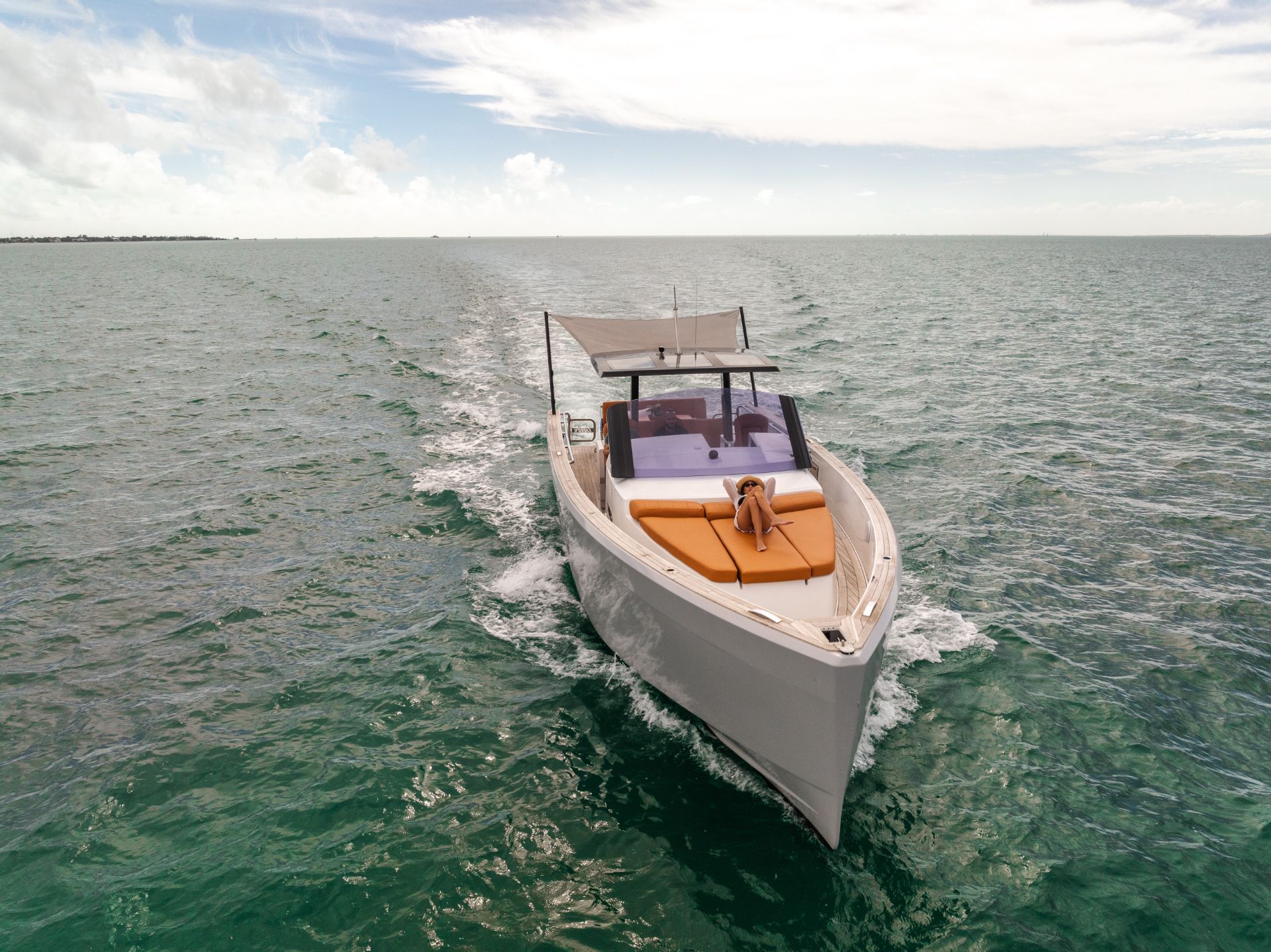 Yacht Photo 4