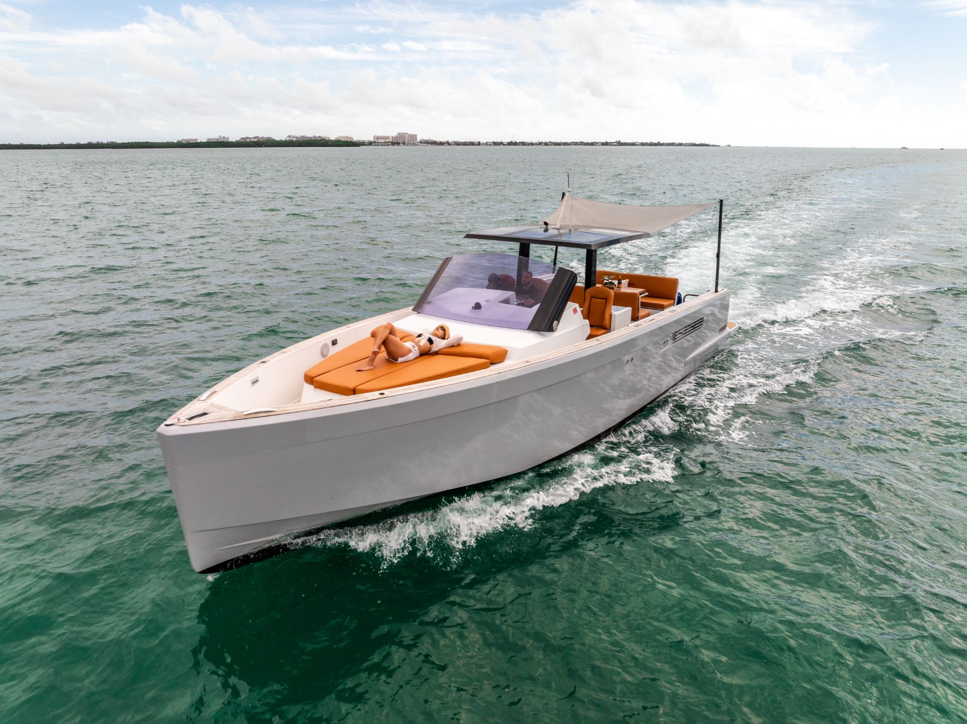 Yacht Photo 6