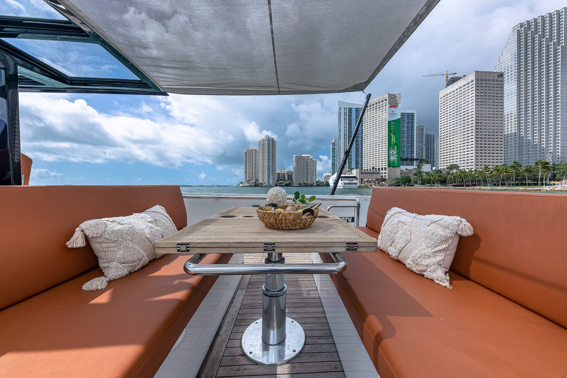 Yacht Photo 17
