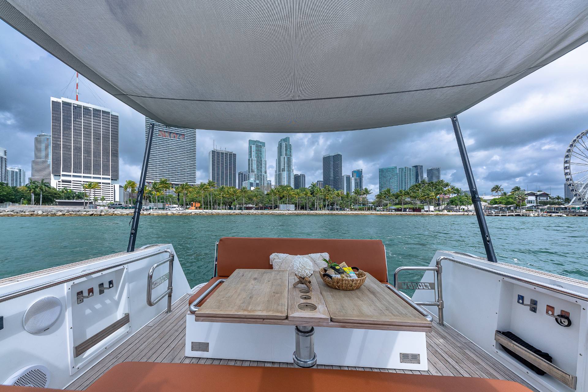 Yacht Photo 19