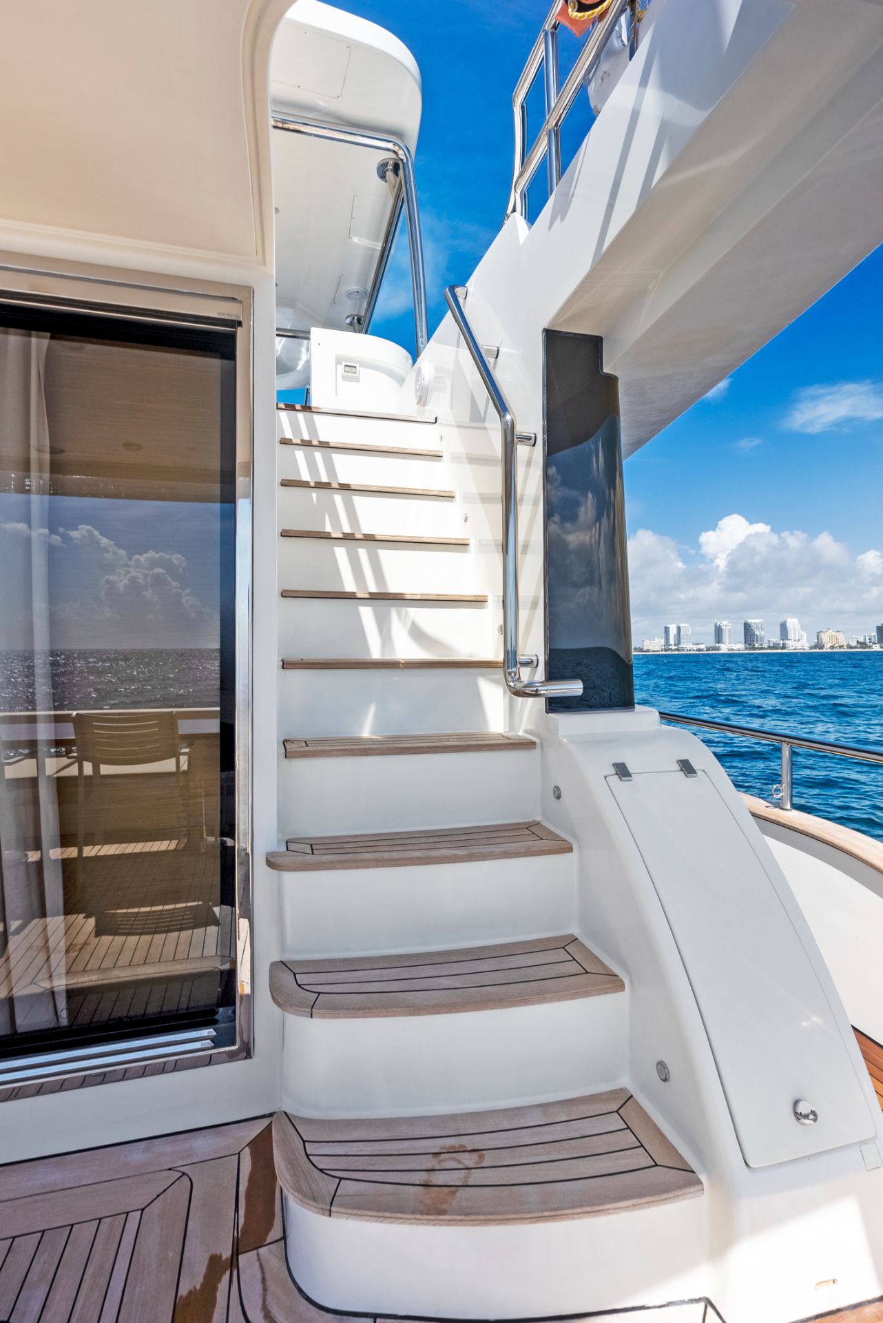 Yacht Photo 2