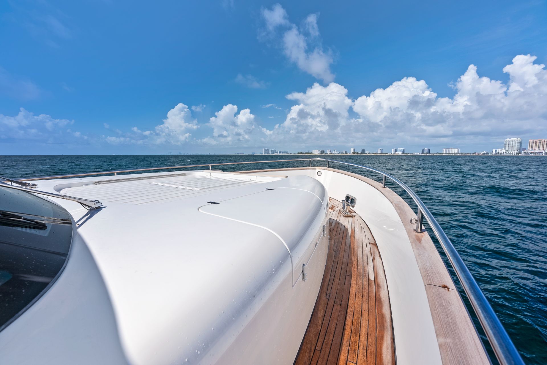 Yacht Photo 5