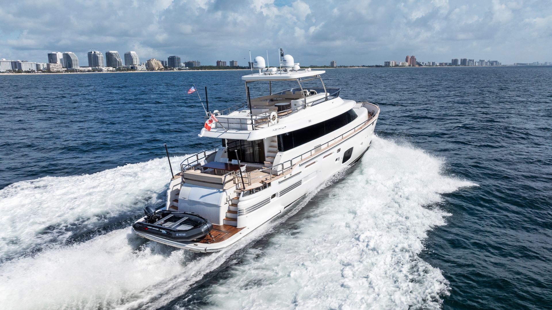 Yacht Photo 36