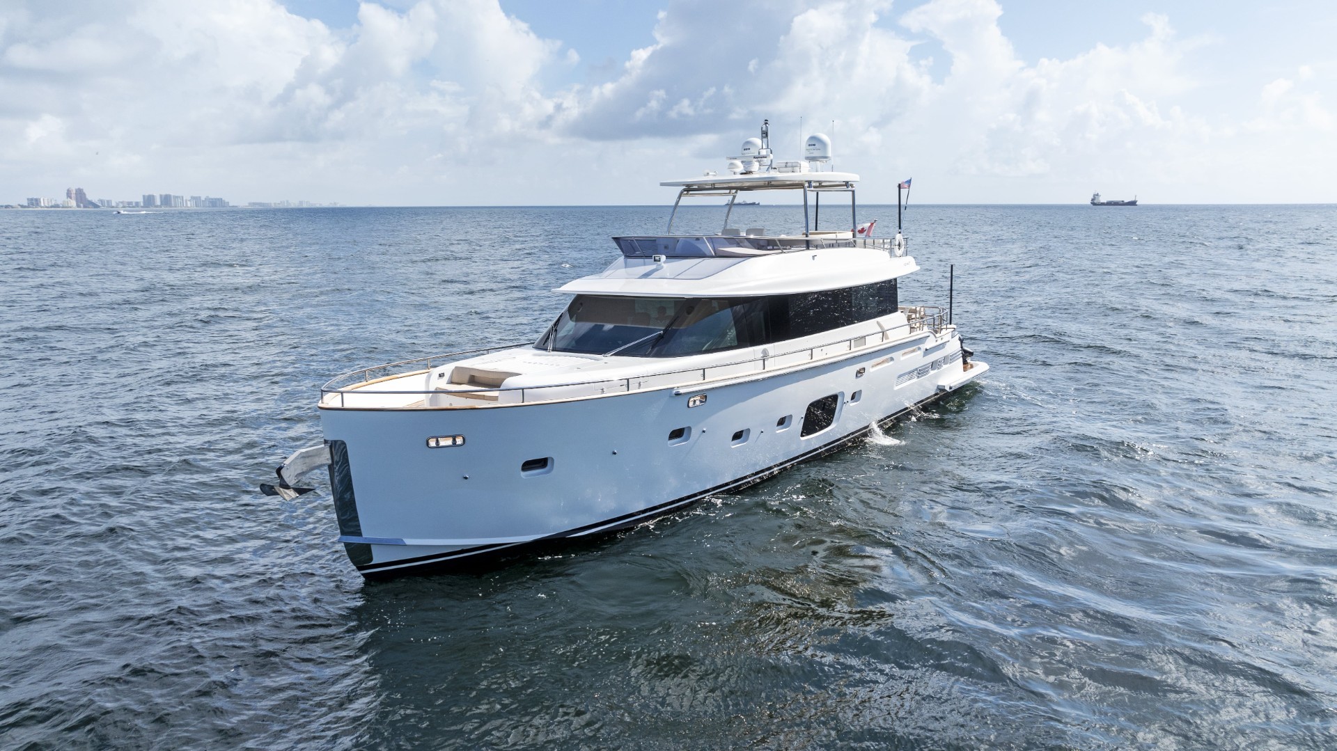 Yacht Photo 37