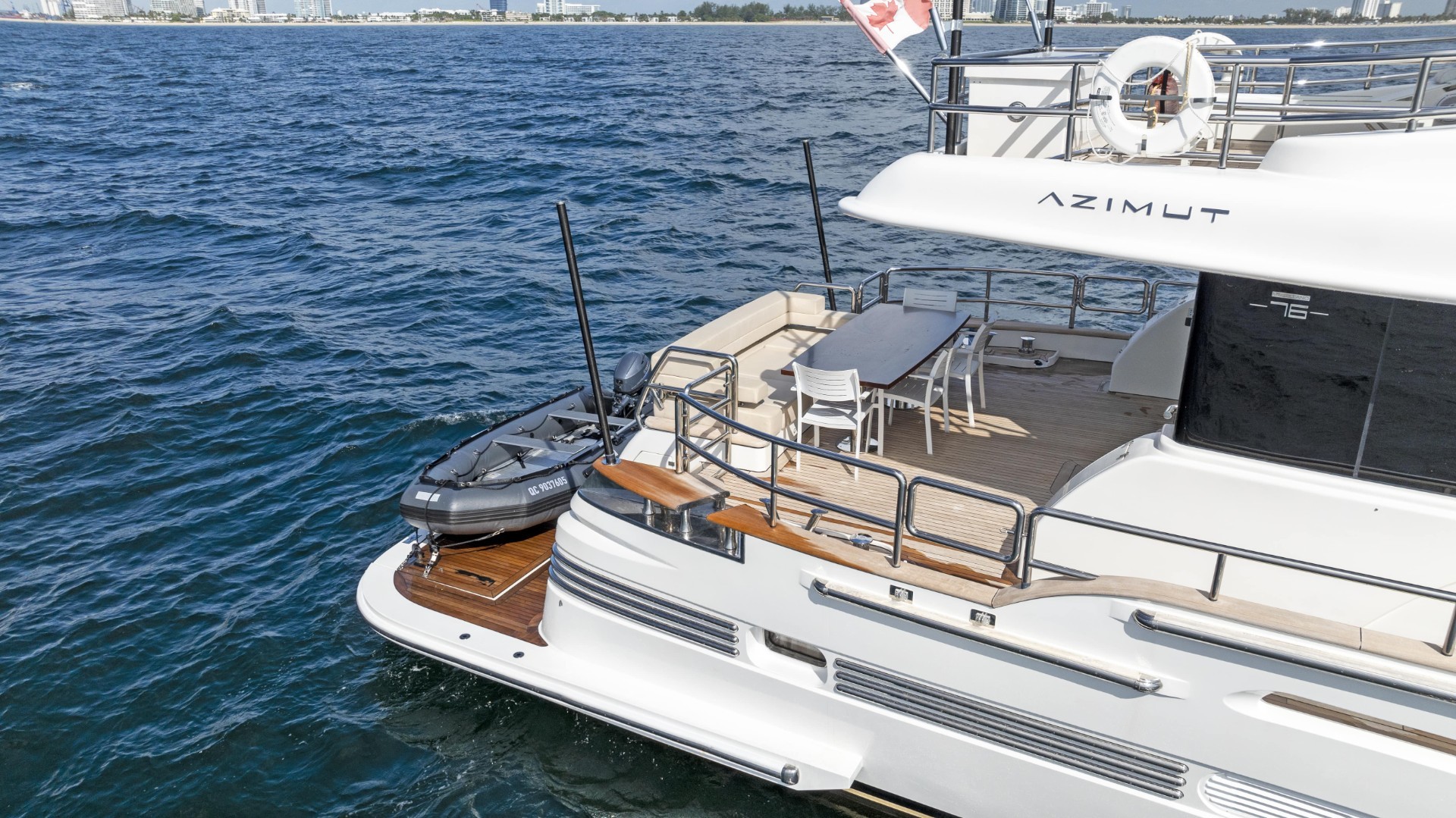 Yacht Photo 41