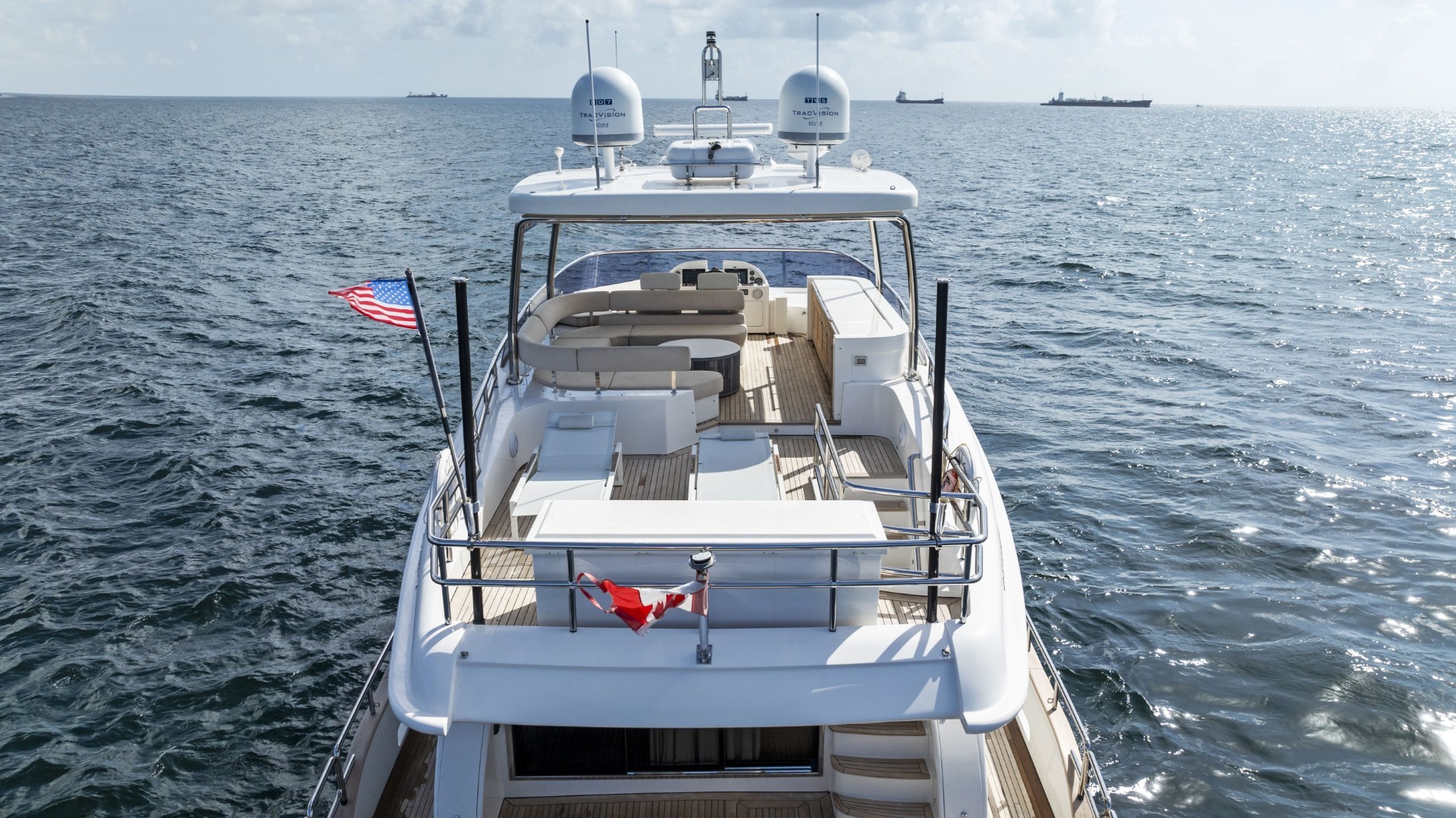 Yacht Photo 42
