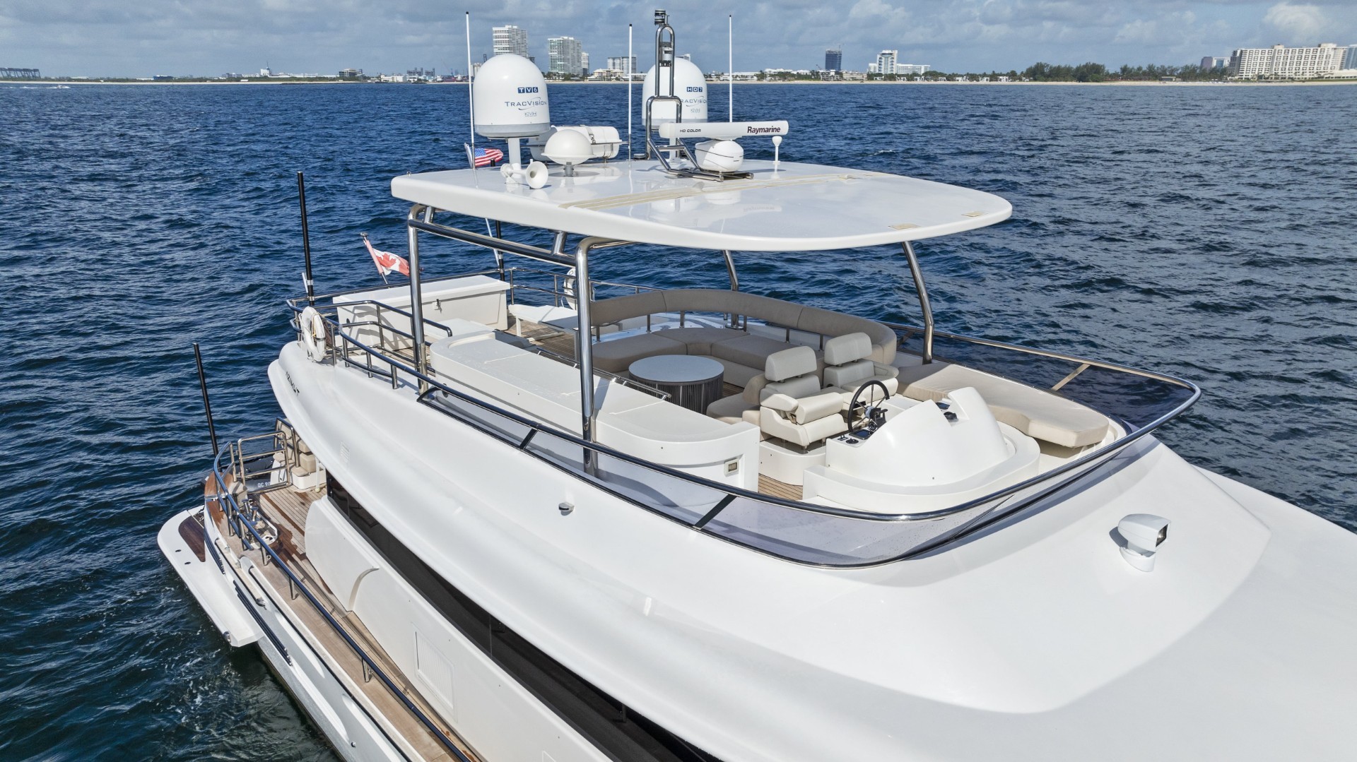 Yacht Photo 43
