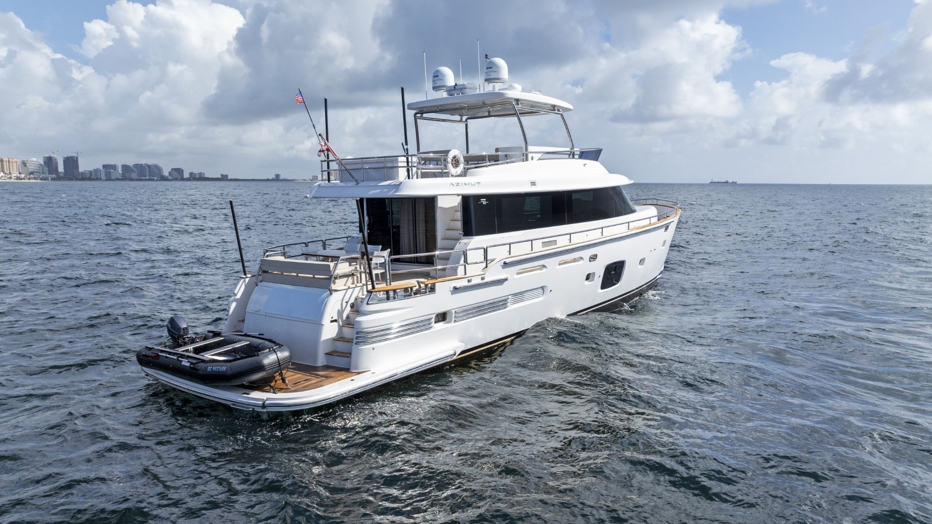 Yacht Photo 45