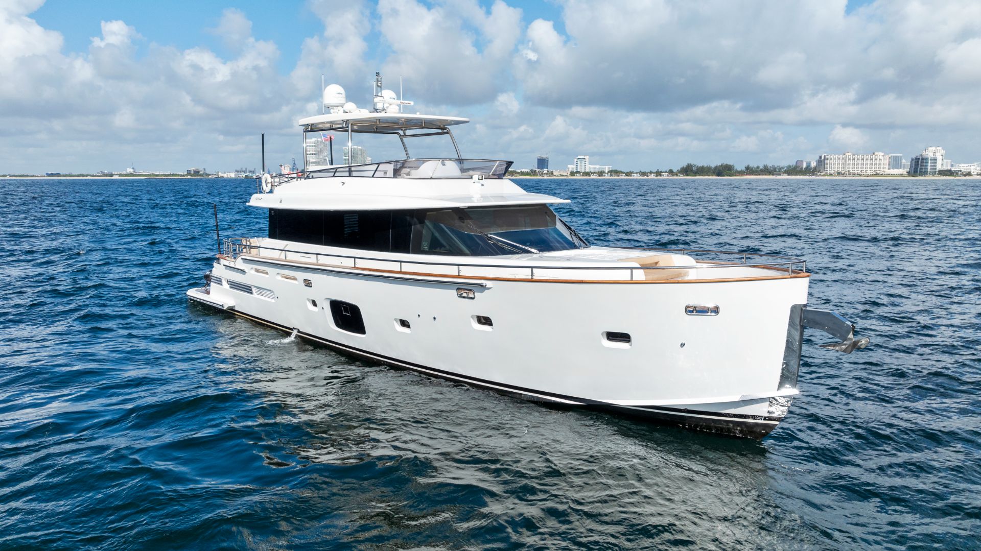 Yacht Photo 46