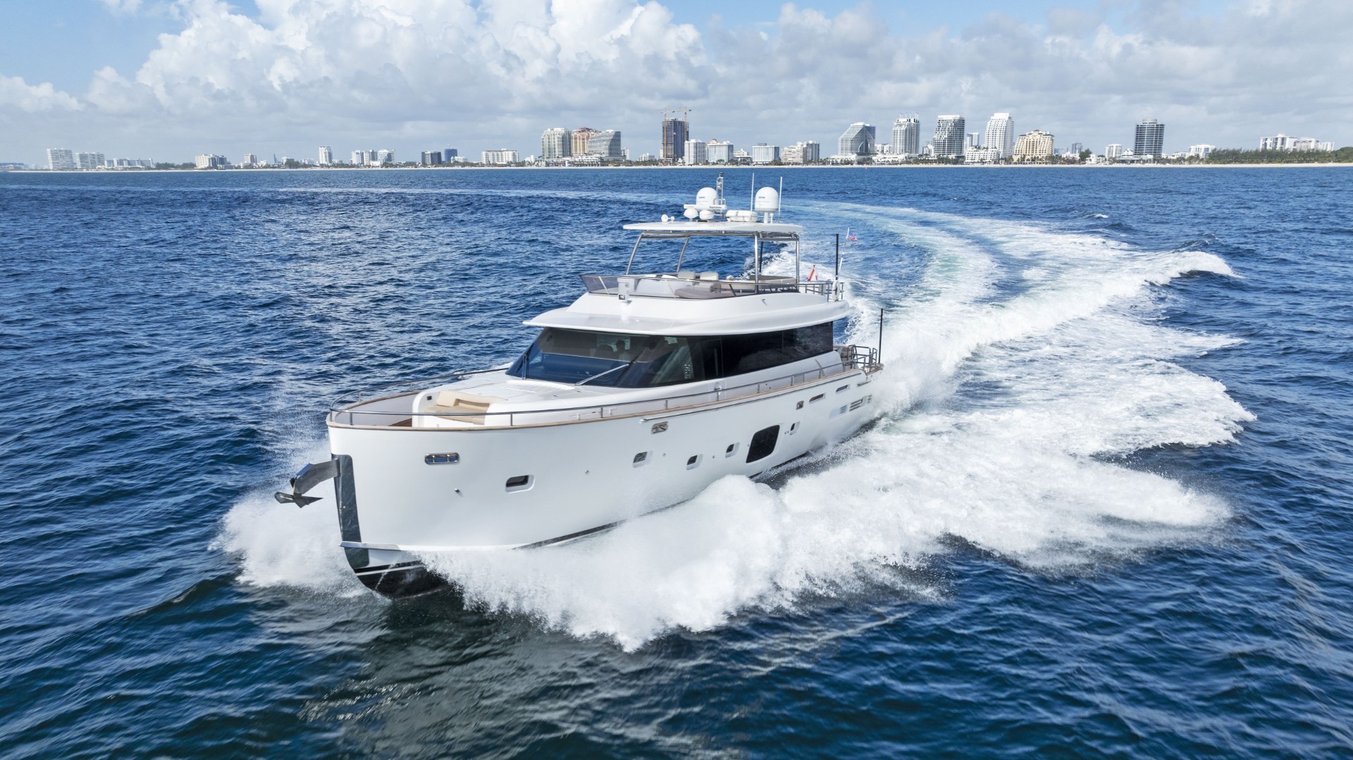 Yacht Photo 49