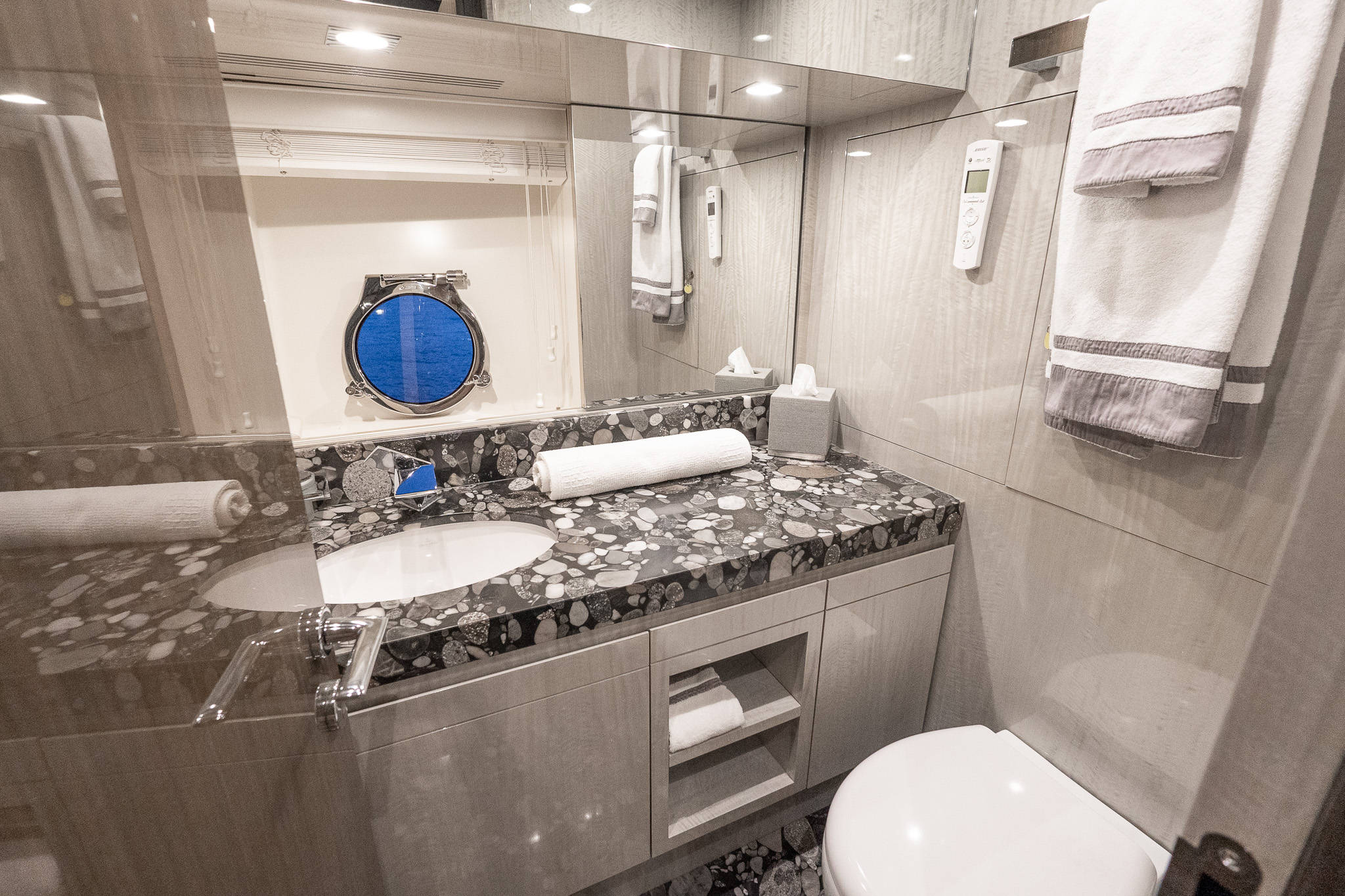Yacht Photo 24