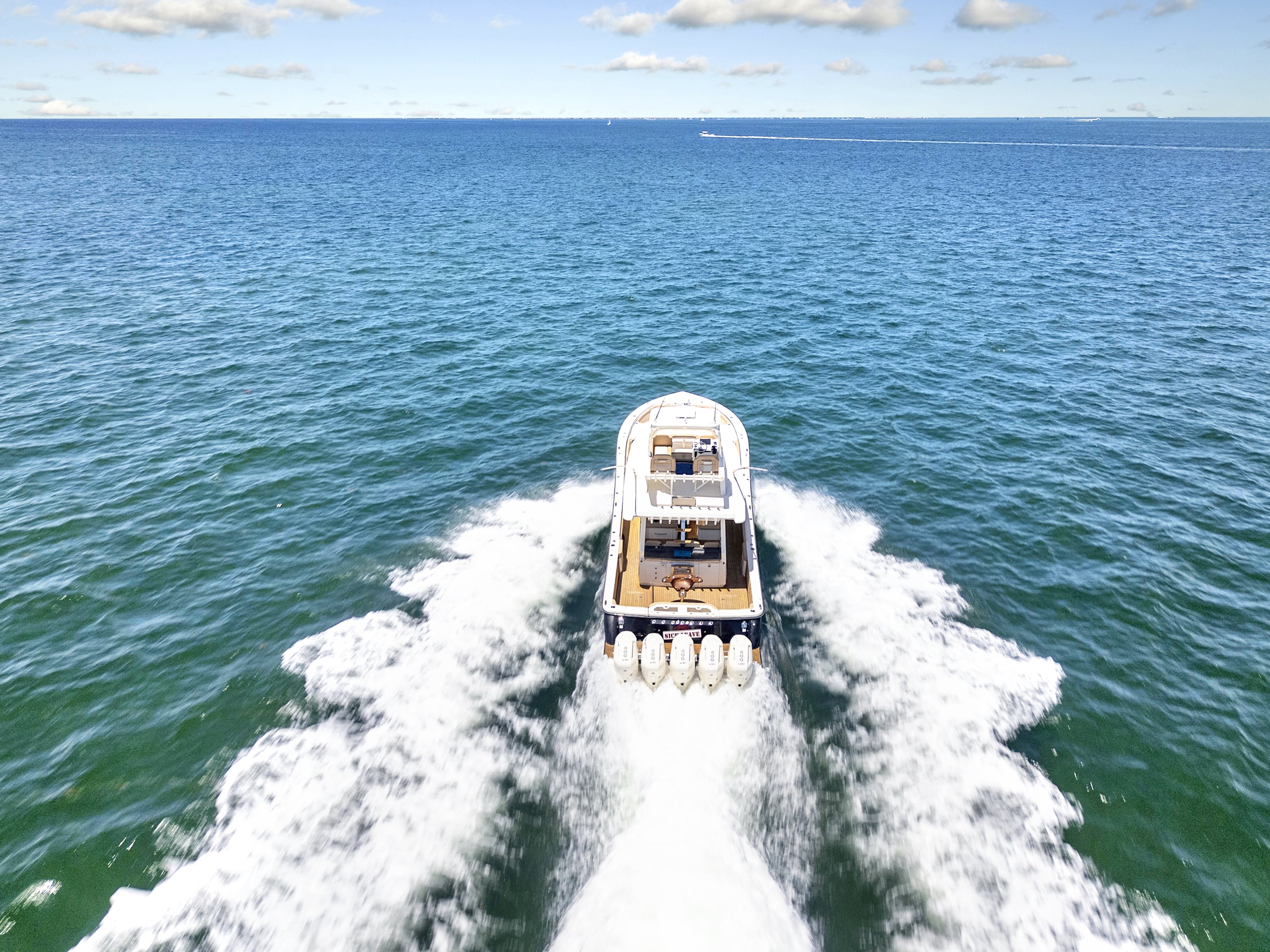 Yacht Photo 3