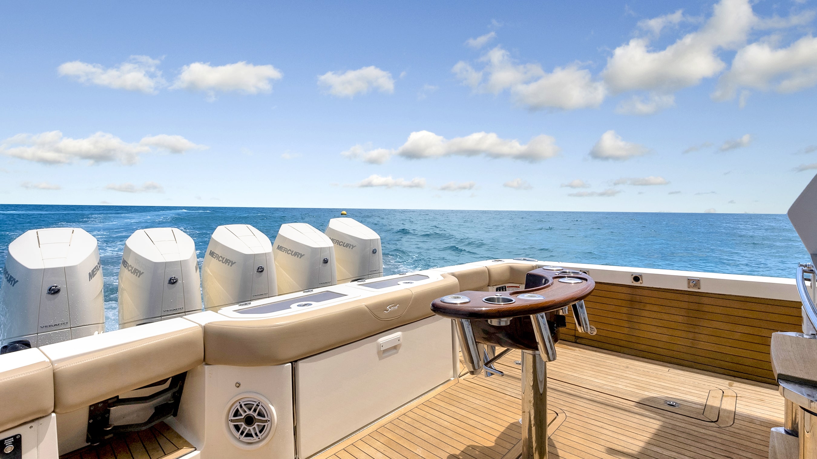 Yacht Photo 23