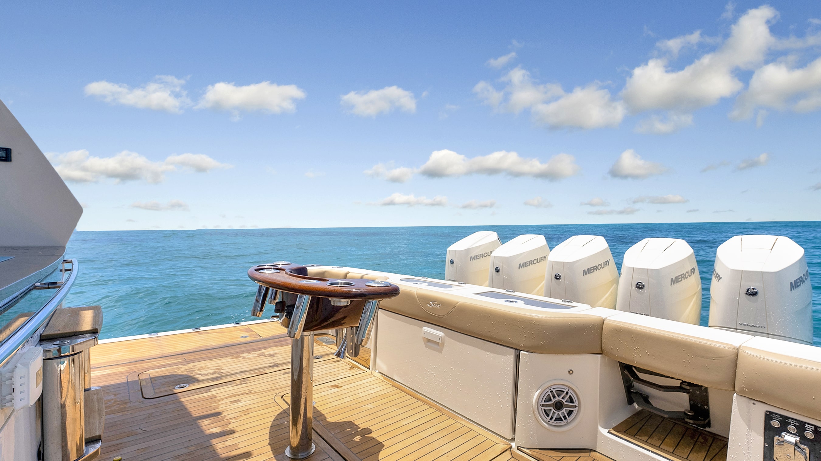 Yacht Photo 24
