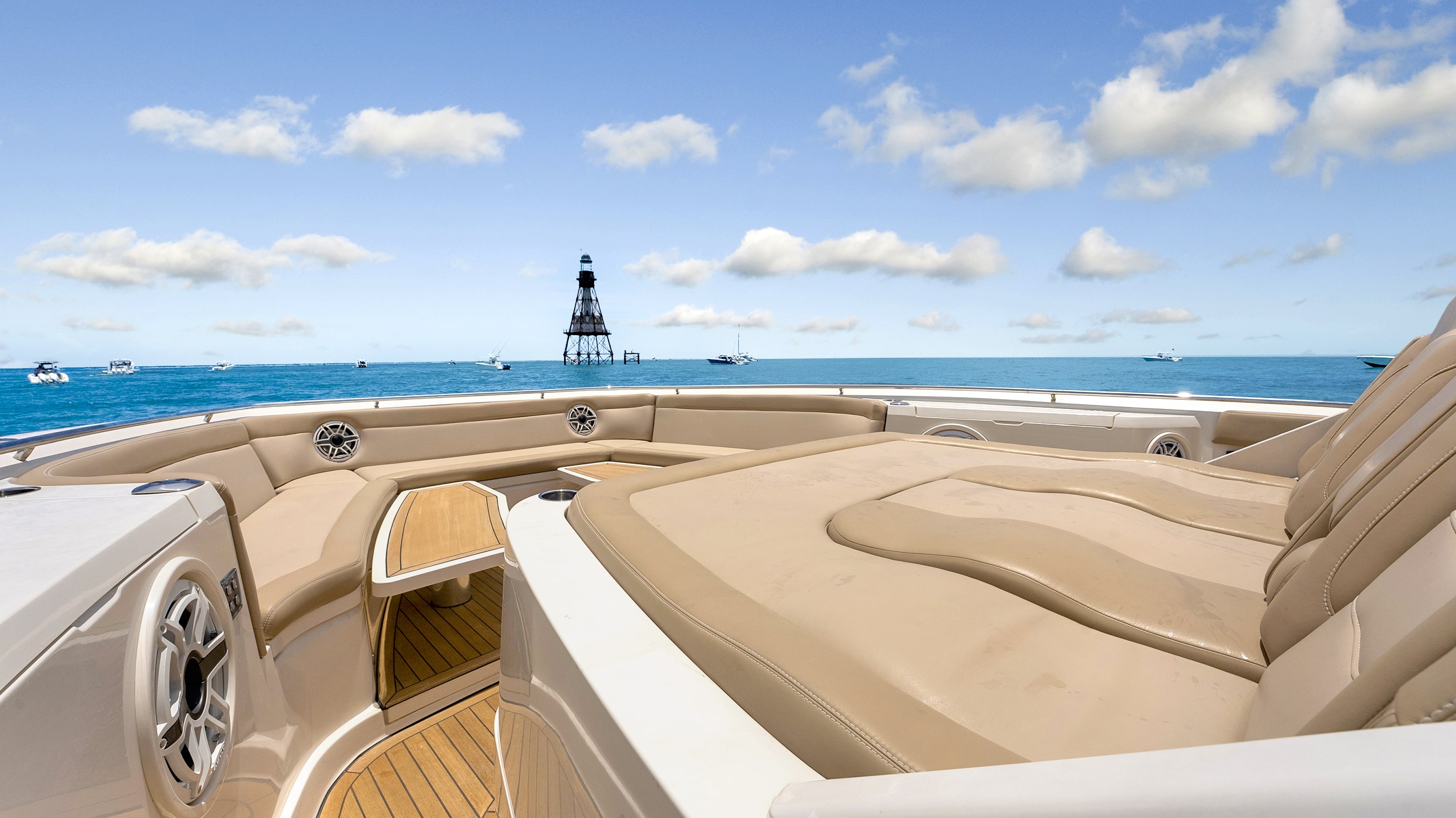 Yacht Photo 28