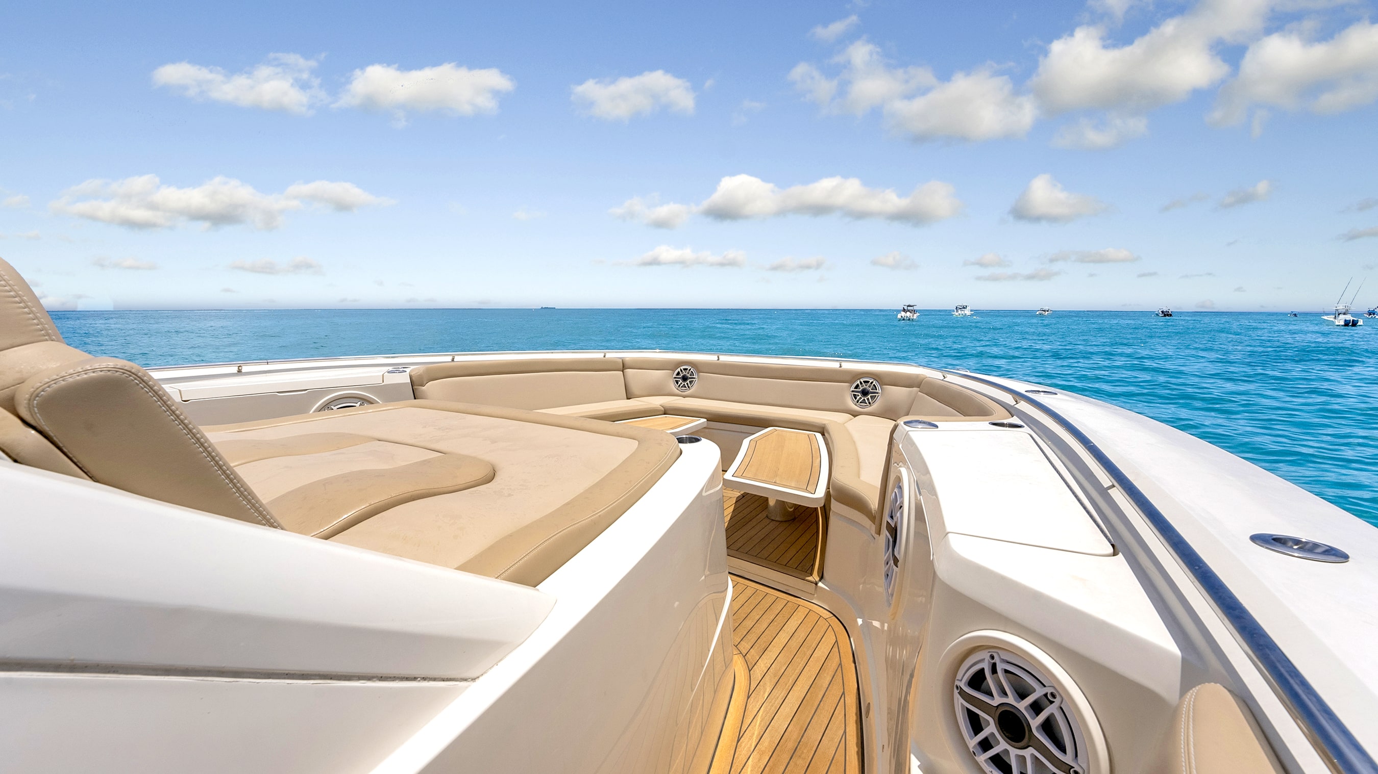Yacht Photo 30