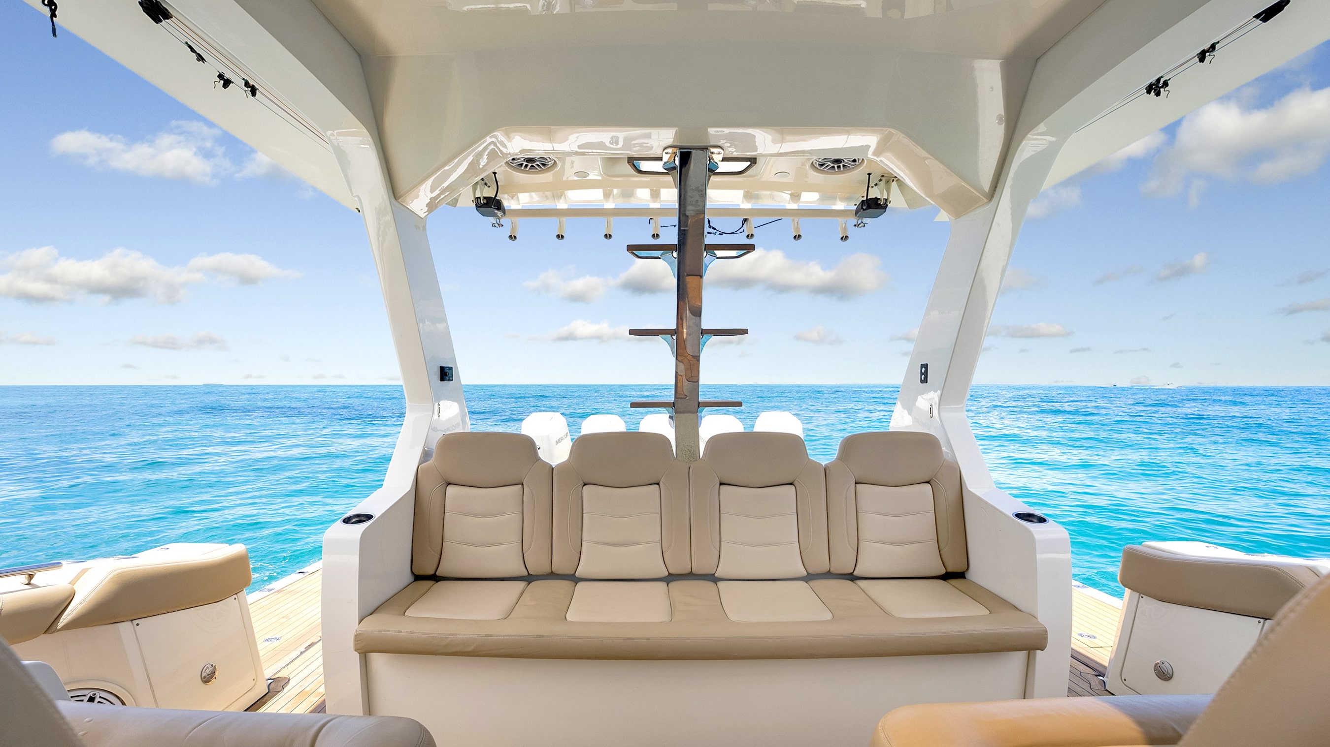 Yacht Photo 37