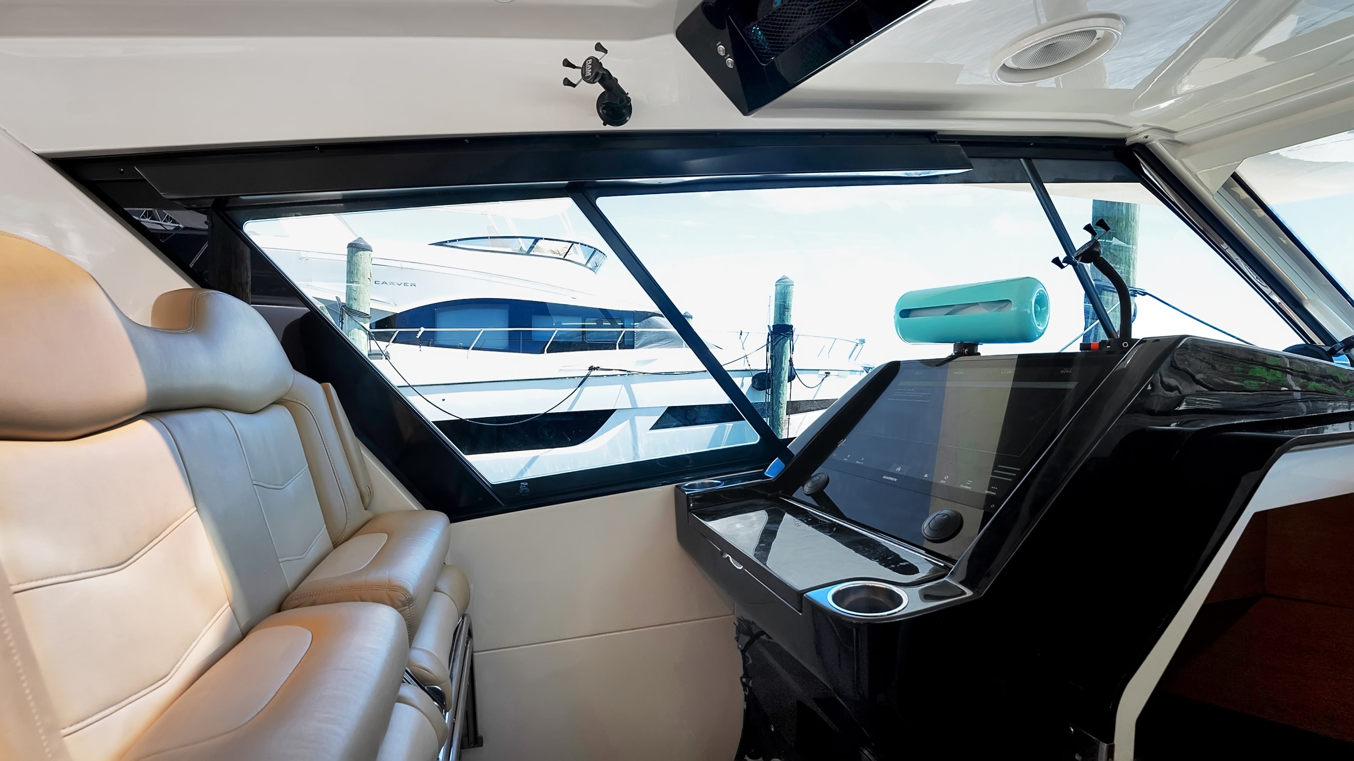 Yacht Photo 45